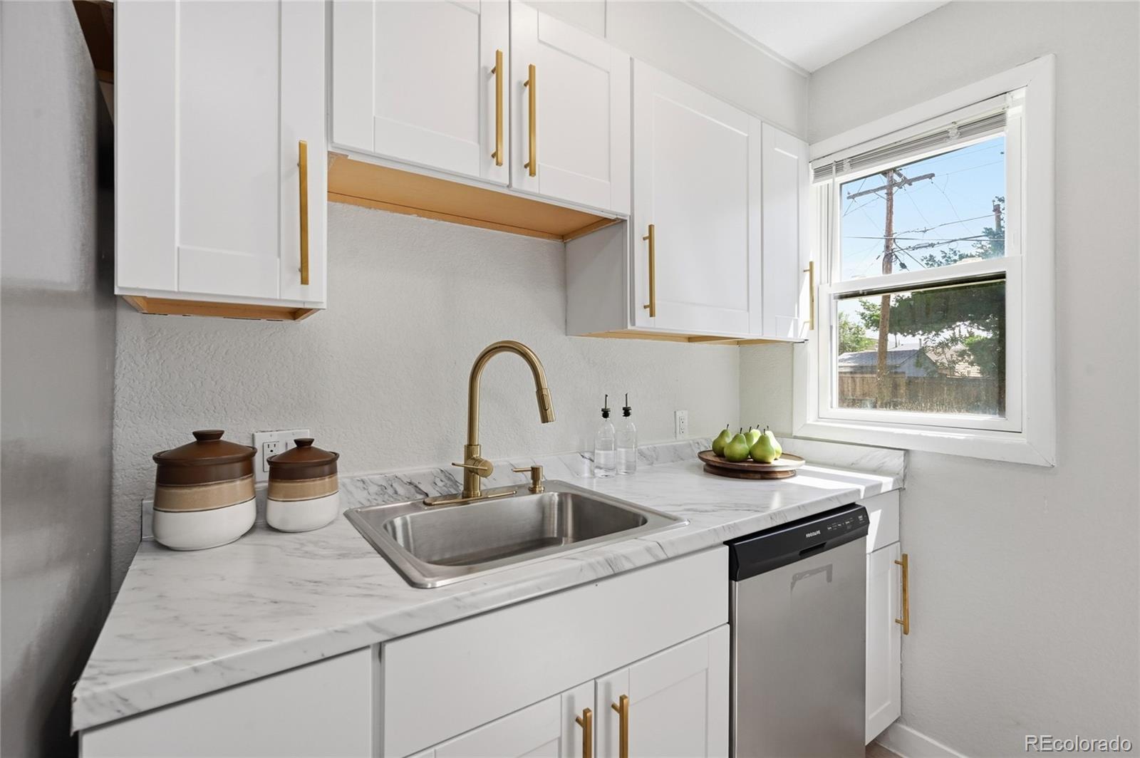 MLS Image #7 for 2520 s hazel court,denver, Colorado