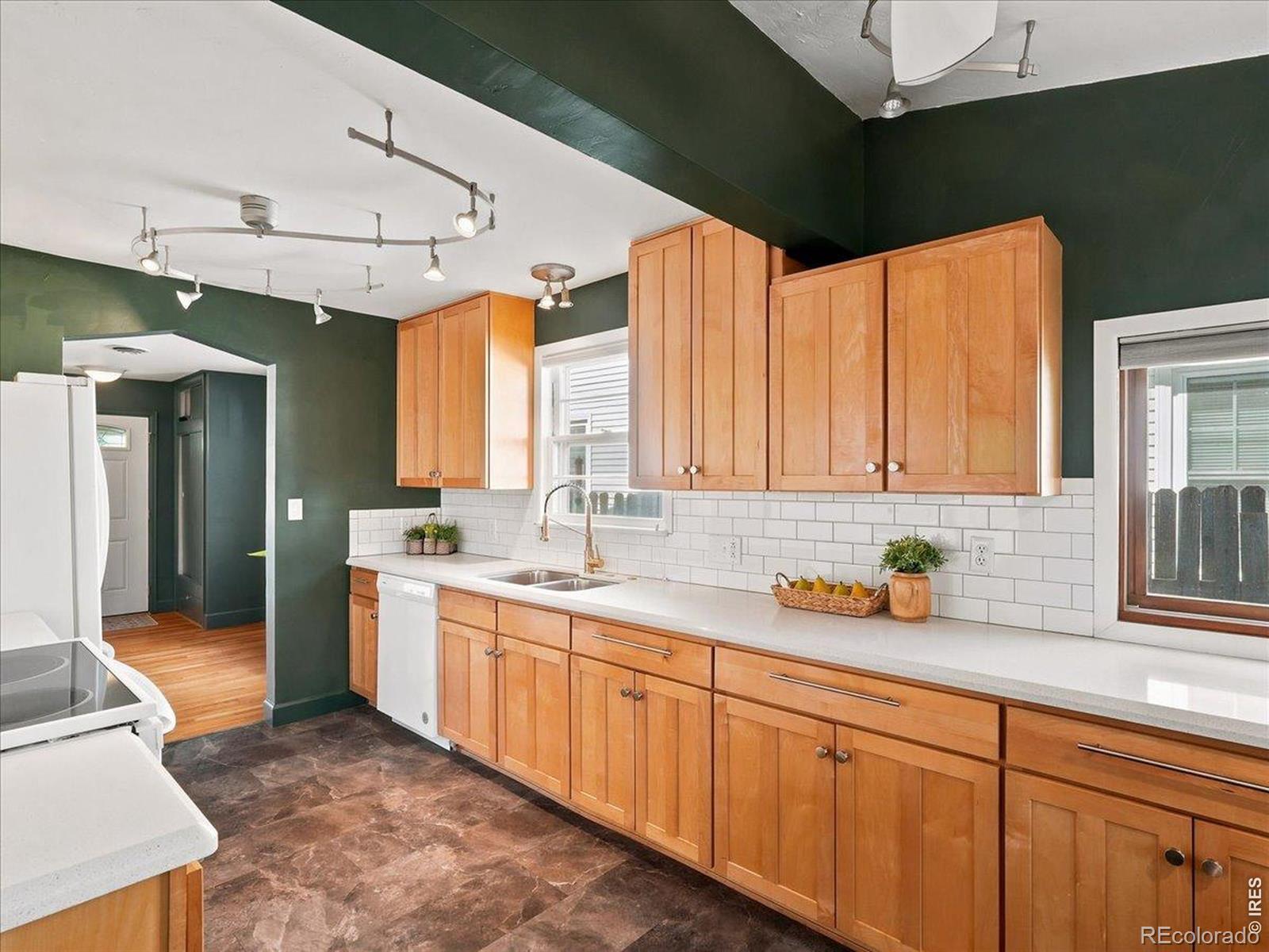 MLS Image #13 for 835 w 5th street,loveland, Colorado