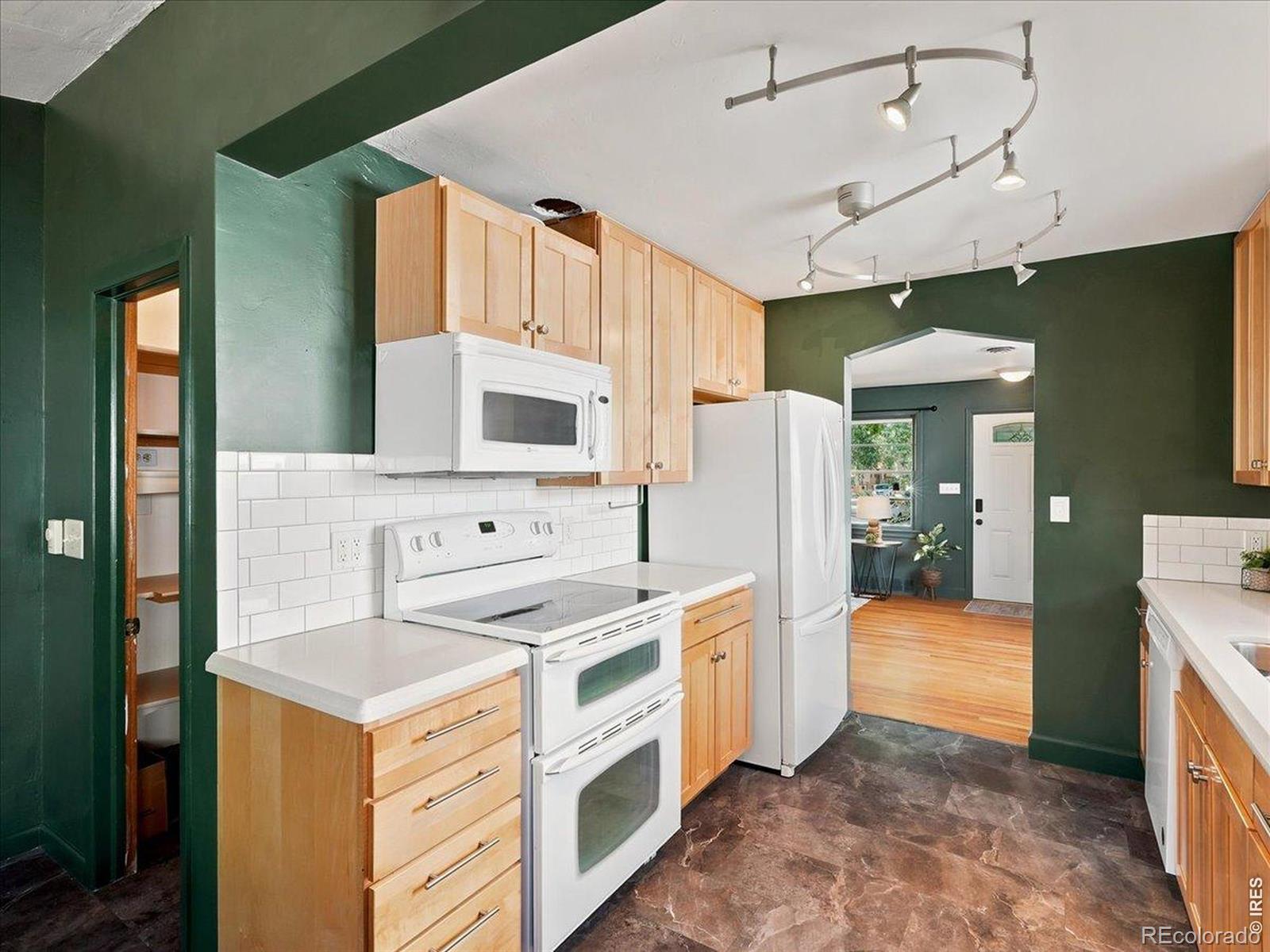 MLS Image #15 for 835 w 5th street,loveland, Colorado