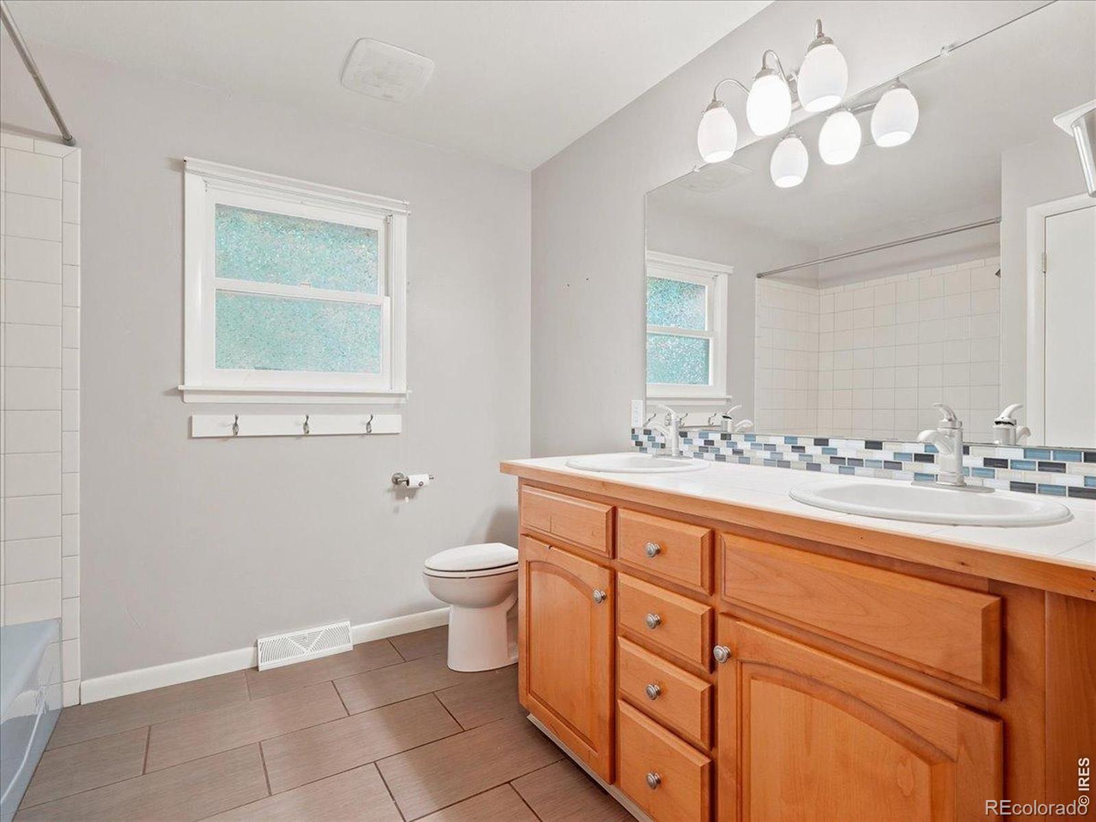 MLS Image #29 for 835 w 5th street,loveland, Colorado