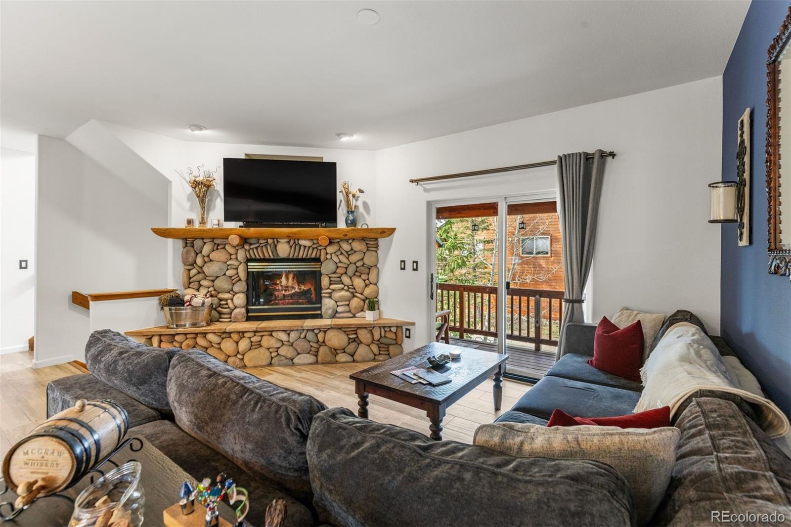 MLS Image #2 for 6  crown court,dillon, Colorado