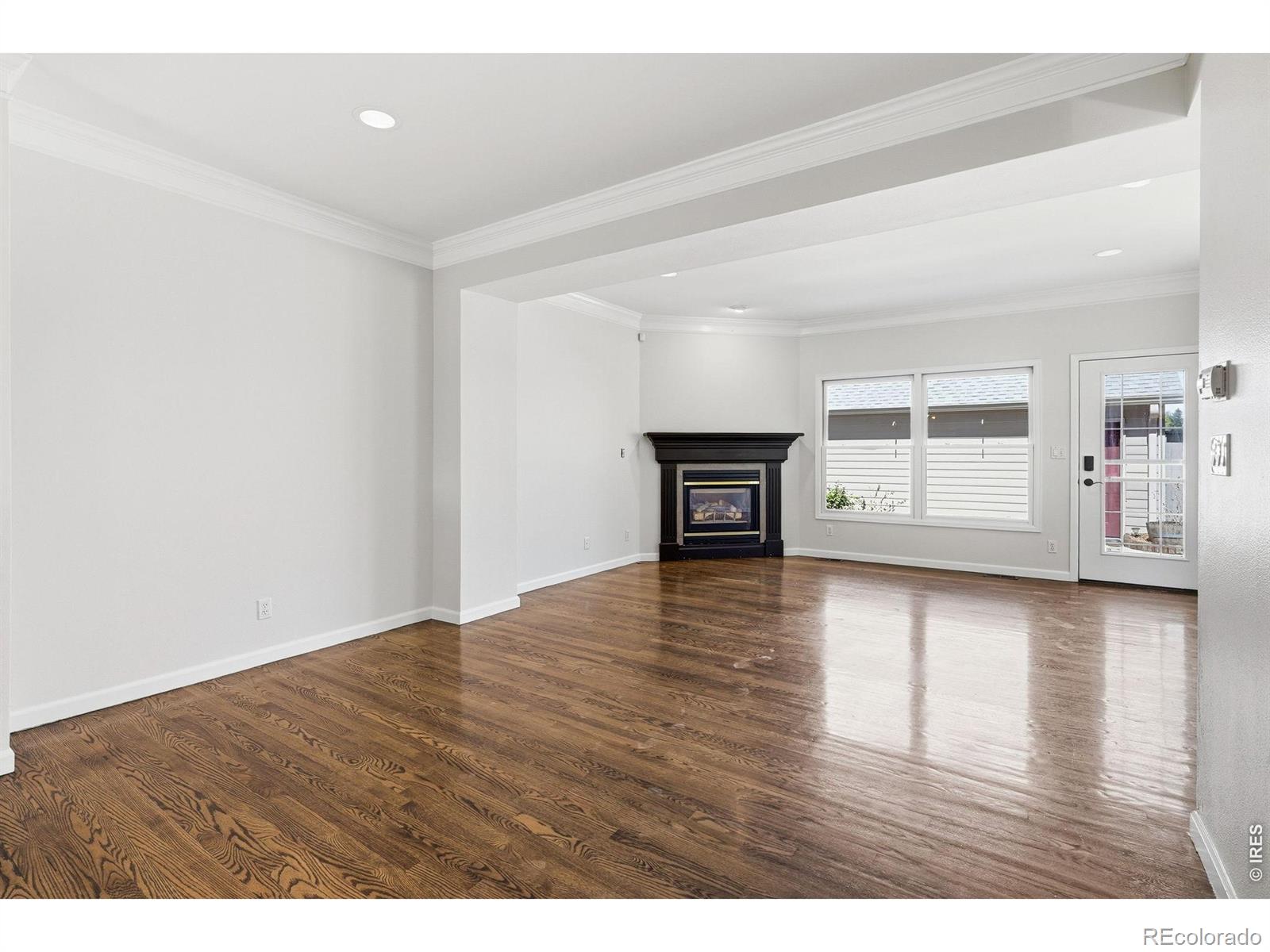 MLS Image #12 for 944  ivanhoe street,denver, Colorado