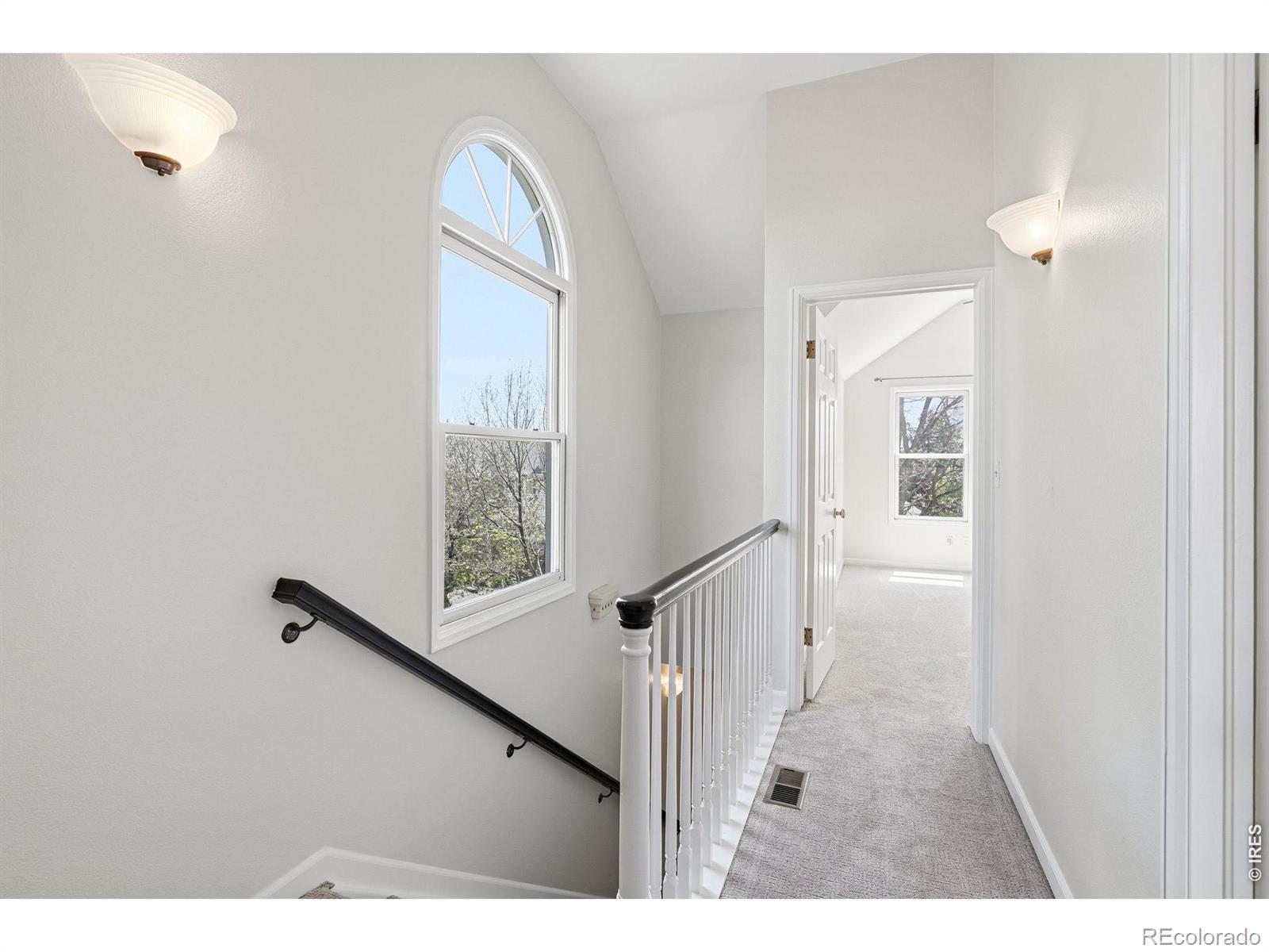 MLS Image #19 for 944  ivanhoe street,denver, Colorado