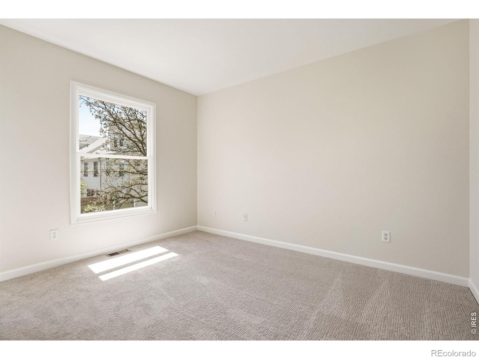 MLS Image #26 for 944  ivanhoe street,denver, Colorado