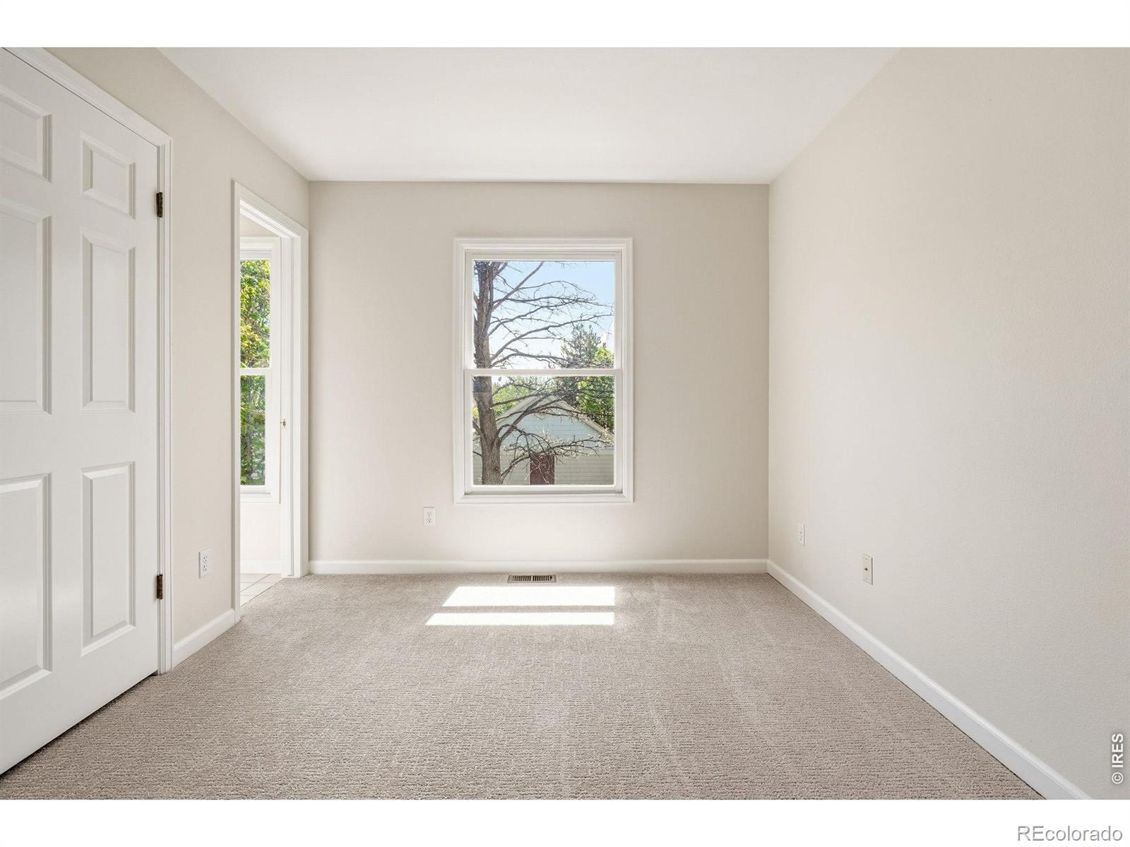 MLS Image #27 for 944  ivanhoe street,denver, Colorado