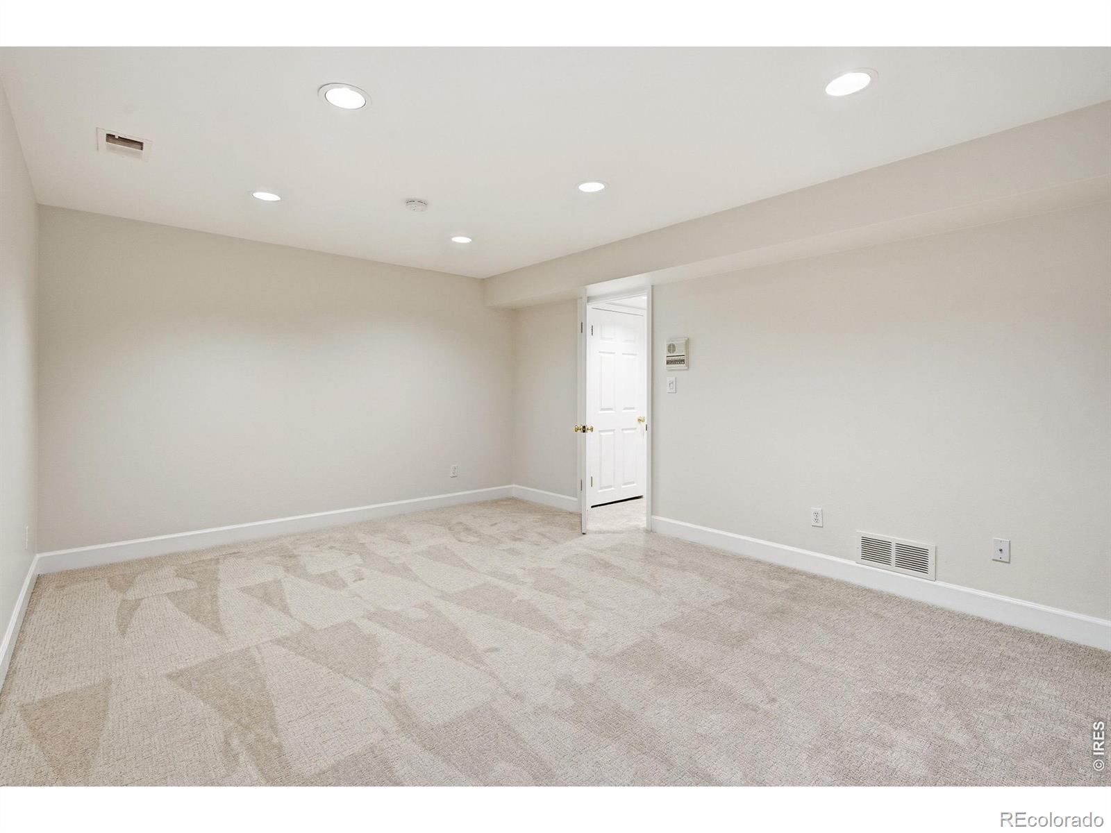 MLS Image #37 for 944  ivanhoe street,denver, Colorado
