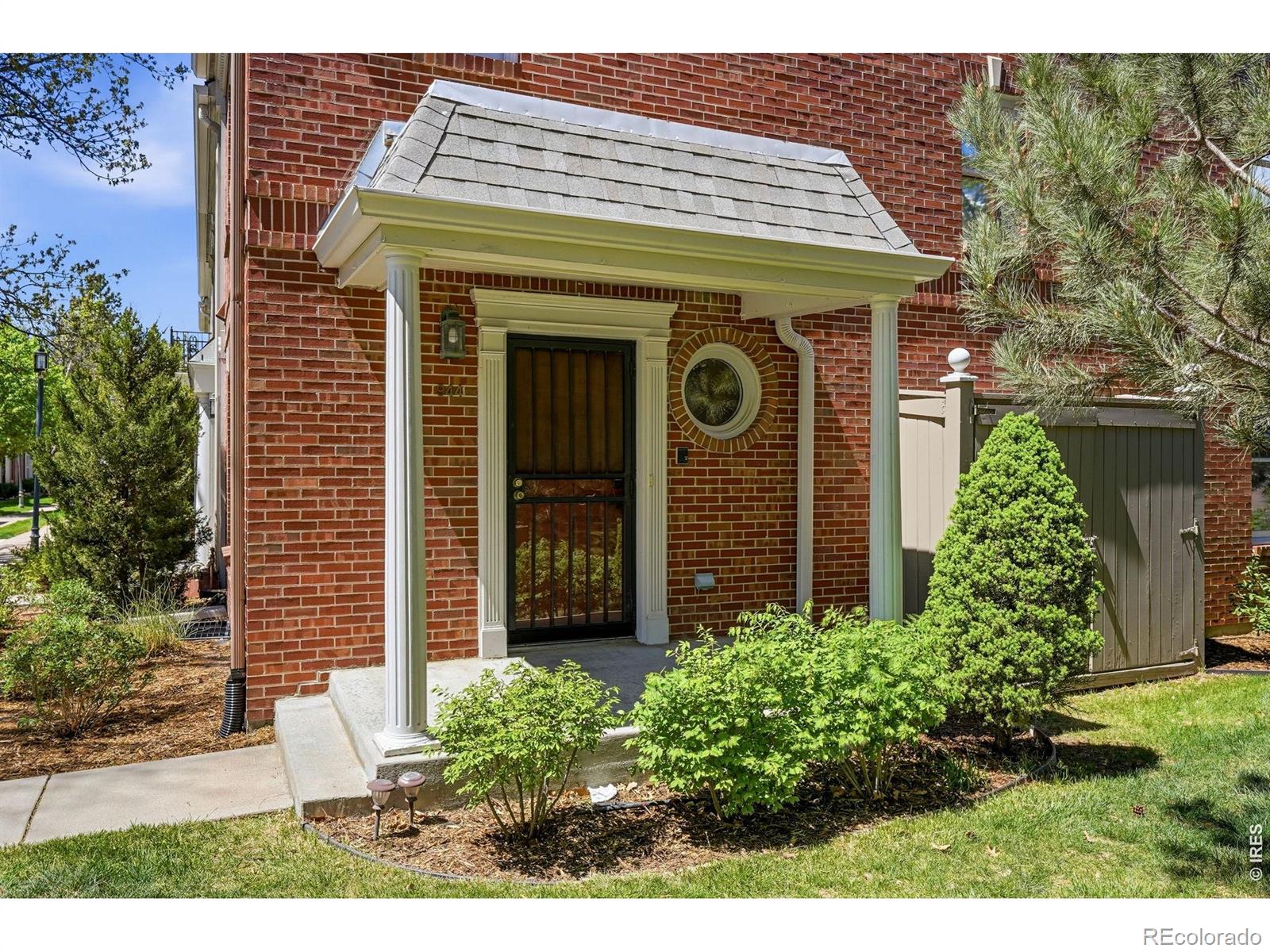 MLS Image #6 for 944  ivanhoe street,denver, Colorado