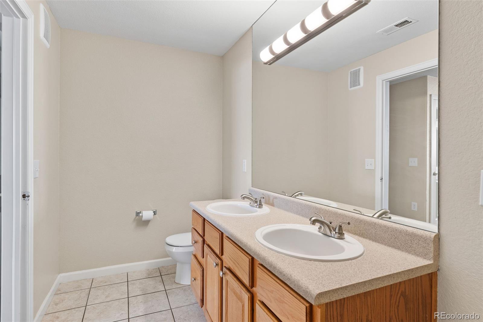 MLS Image #15 for 10070 e carolina drive,aurora, Colorado
