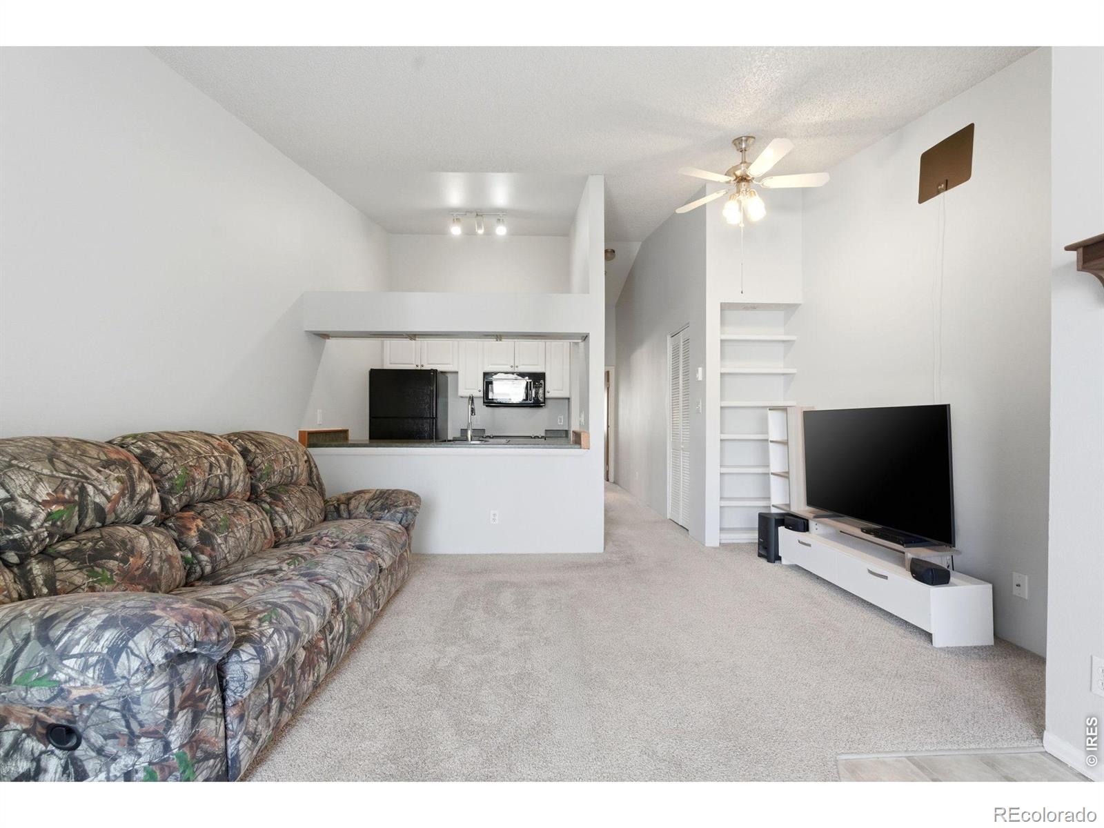 MLS Image #2 for 532  oakwood drive,castle rock, Colorado