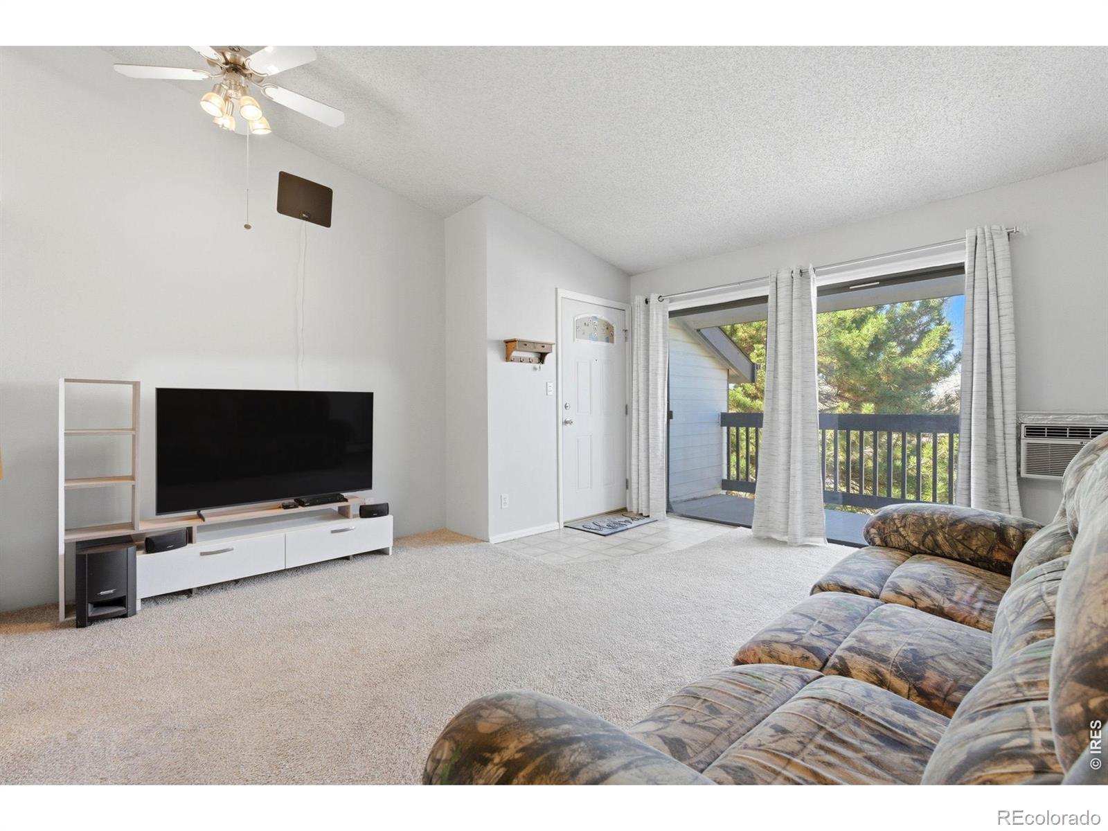 MLS Image #5 for 532  oakwood drive,castle rock, Colorado