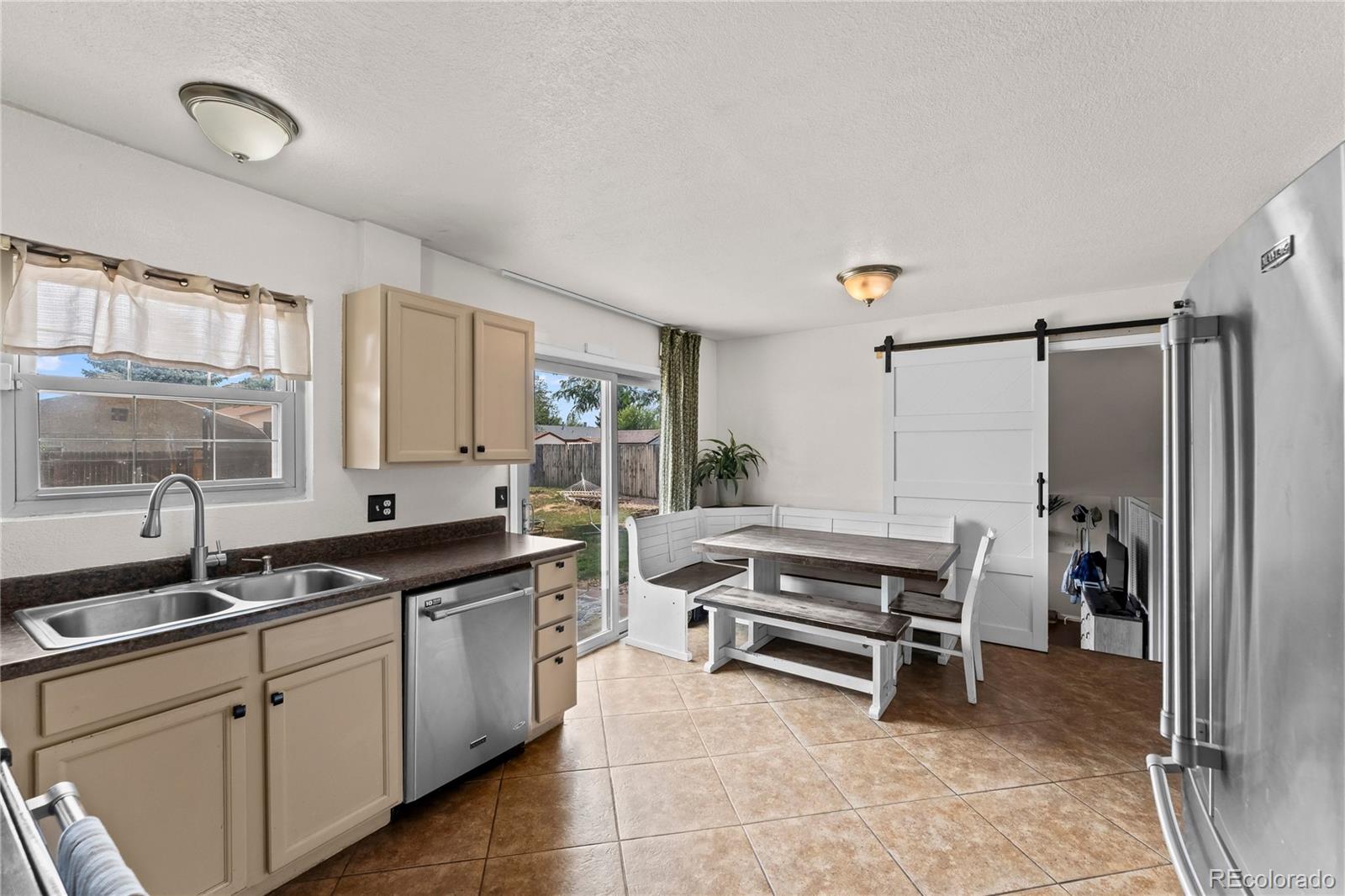MLS Image #15 for 7368  colonial drive,fountain, Colorado