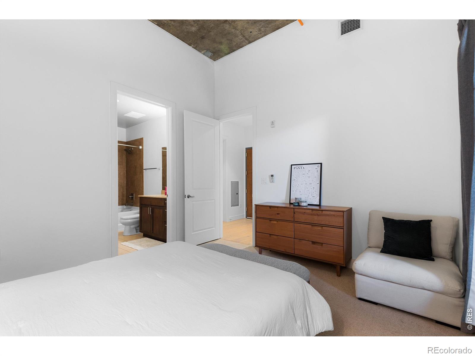 MLS Image #15 for 3301  arapahoe avenue,boulder, Colorado