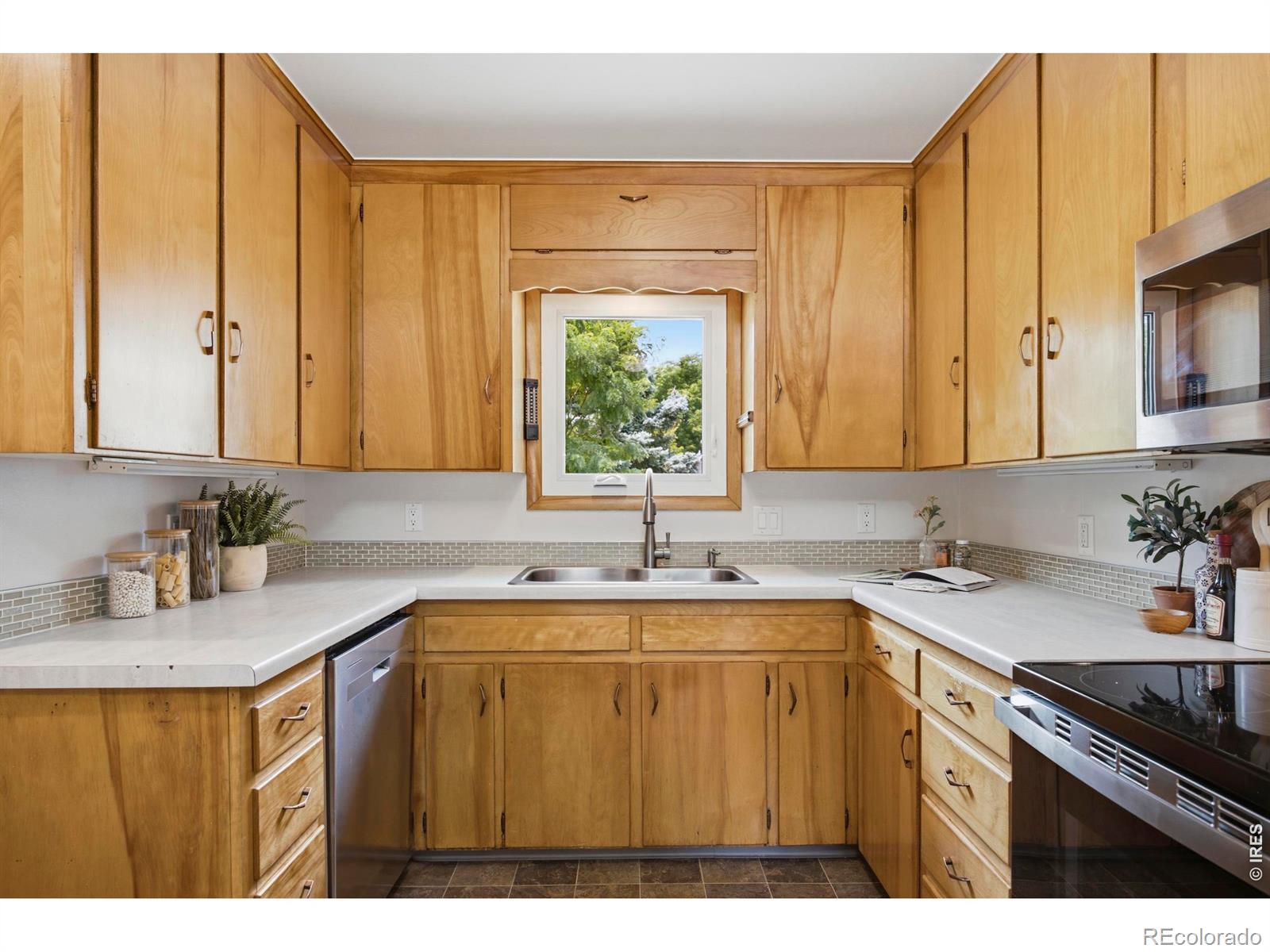 MLS Image #10 for 1813  stover street,fort collins, Colorado