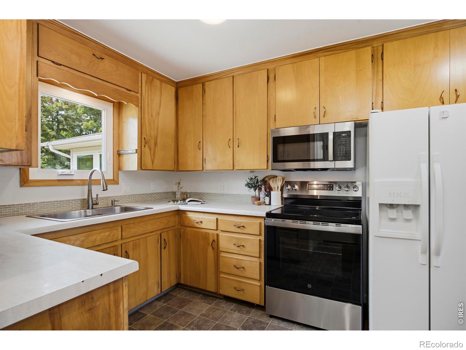 MLS Image #11 for 1813  stover street,fort collins, Colorado