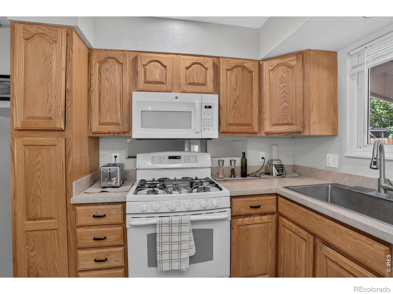 MLS Image #13 for 1931  leicester way,fort collins, Colorado