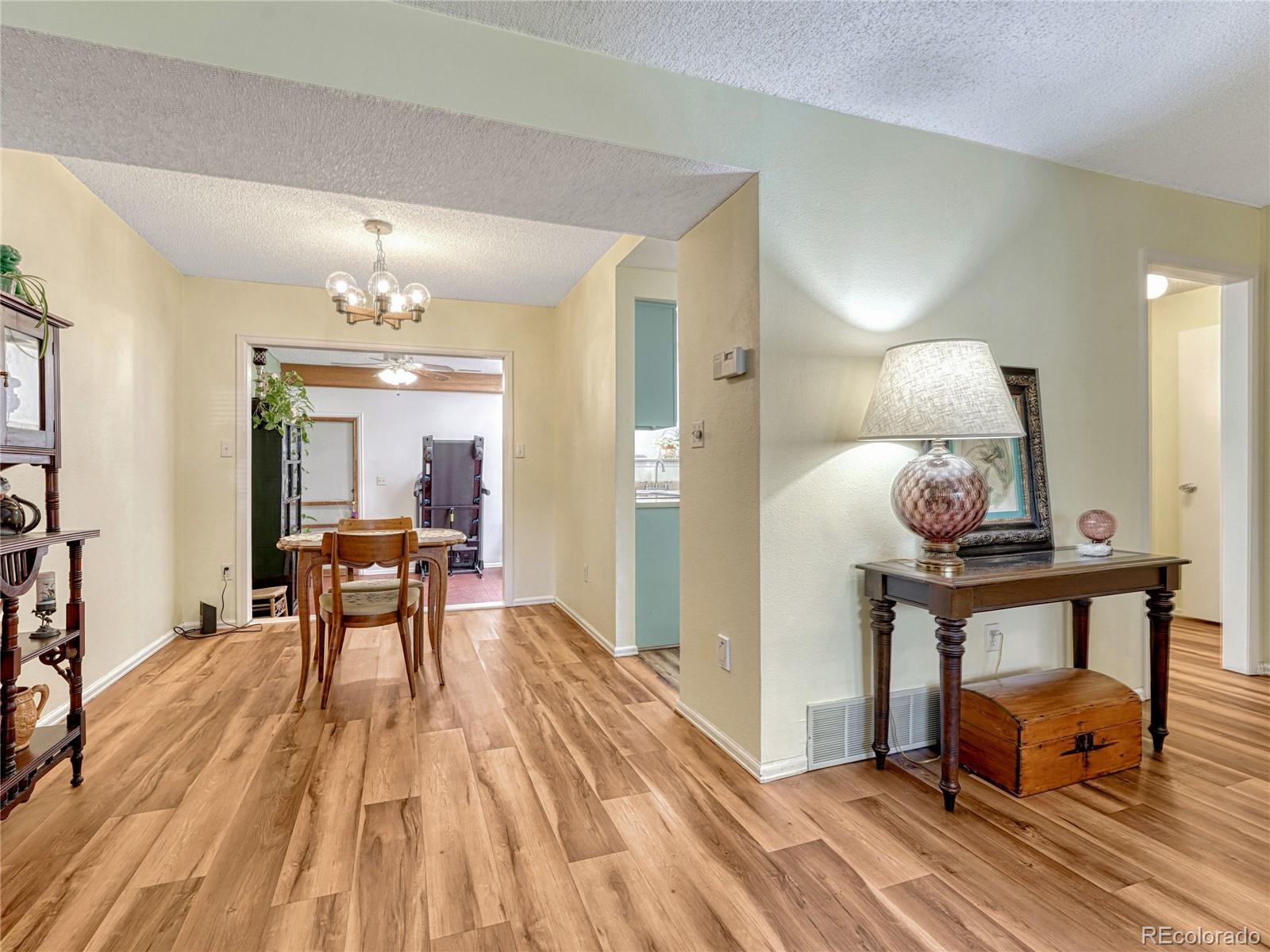 MLS Image #10 for 2005  sussex lane ,colorado springs, Colorado
