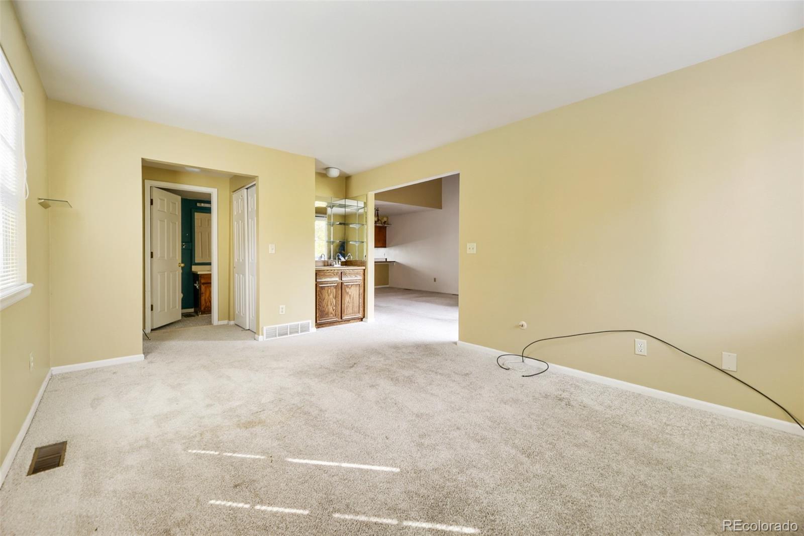 MLS Image #5 for 2405 s worchester court,aurora, Colorado