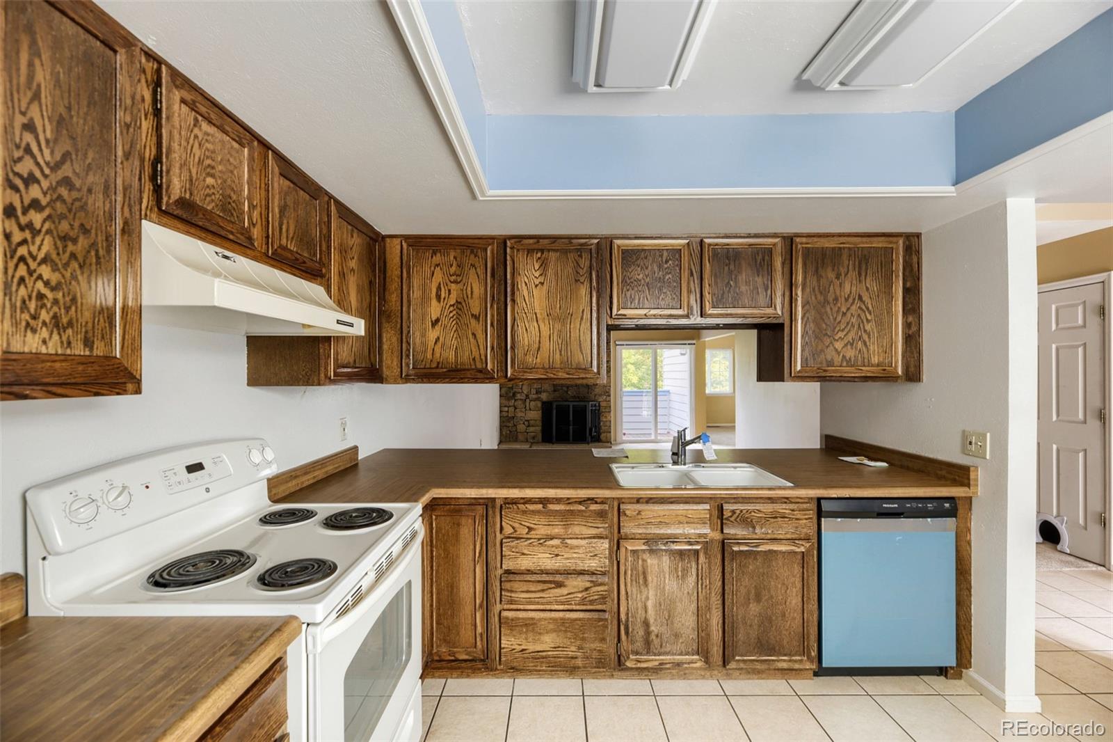MLS Image #9 for 2405 s worchester court,aurora, Colorado