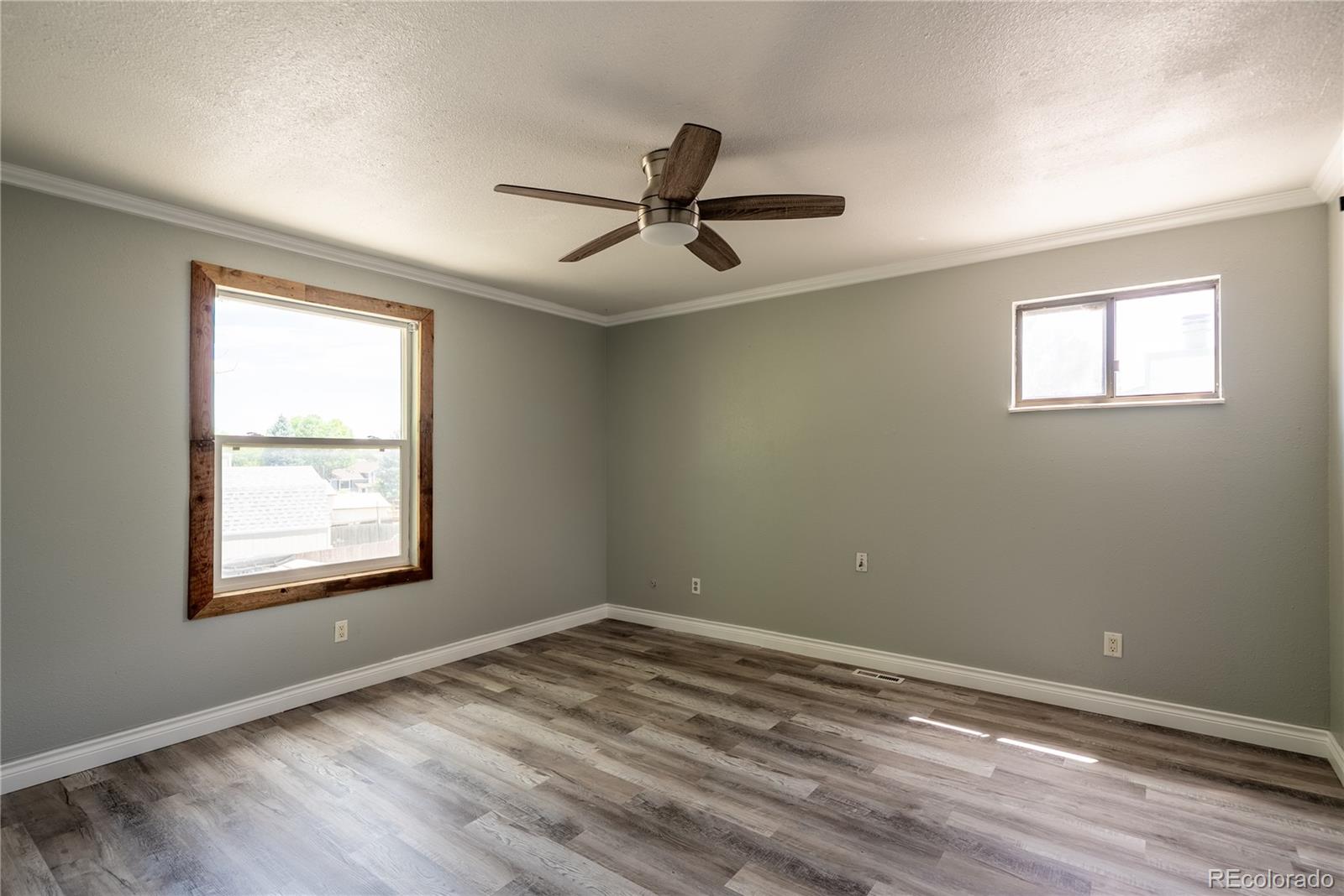 MLS Image #11 for 10615  albion street,denver, Colorado