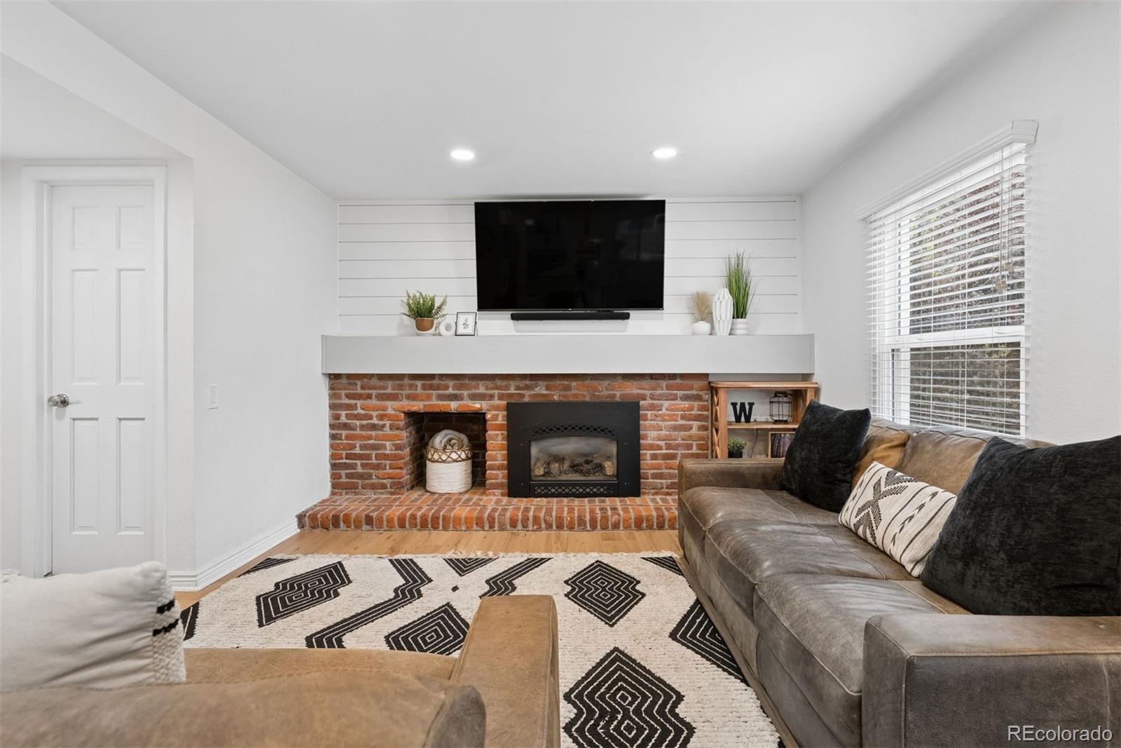 MLS Image #11 for 7626 s willow way,centennial, Colorado