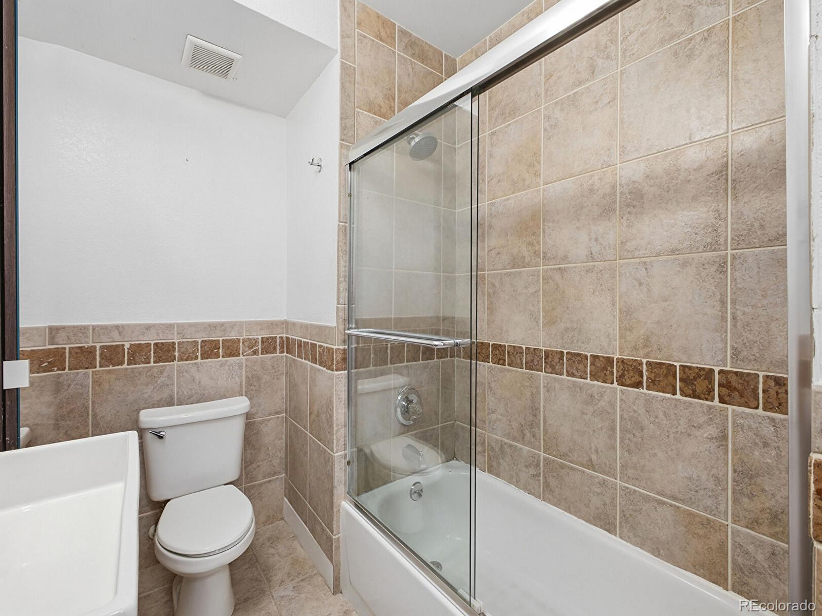 MLS Image #11 for 1528 n emerson street 2,denver, Colorado