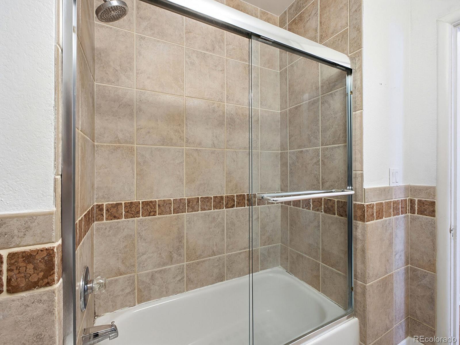 MLS Image #12 for 1528 n emerson street 2,denver, Colorado