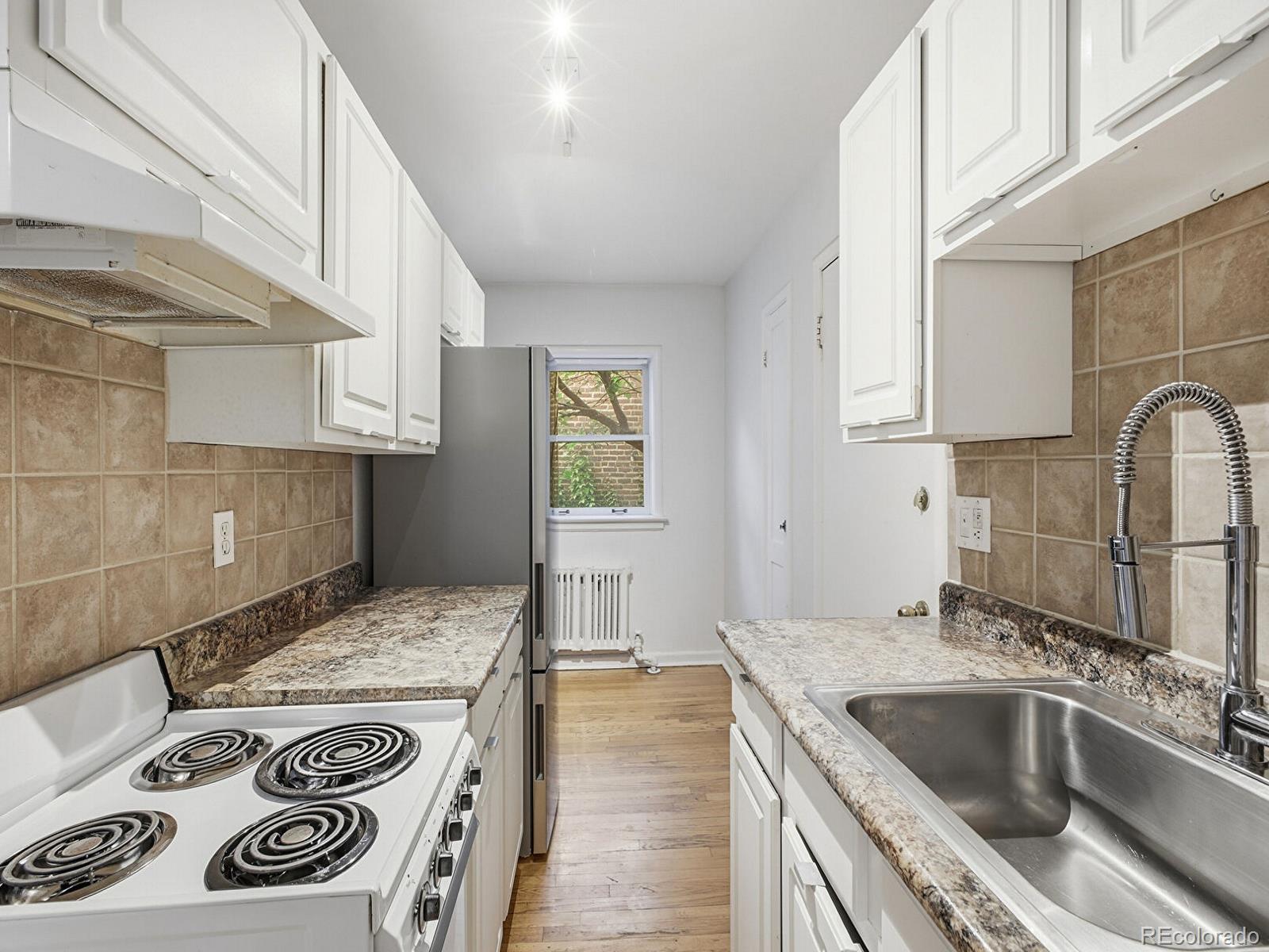 MLS Image #14 for 1528 n emerson street 2,denver, Colorado