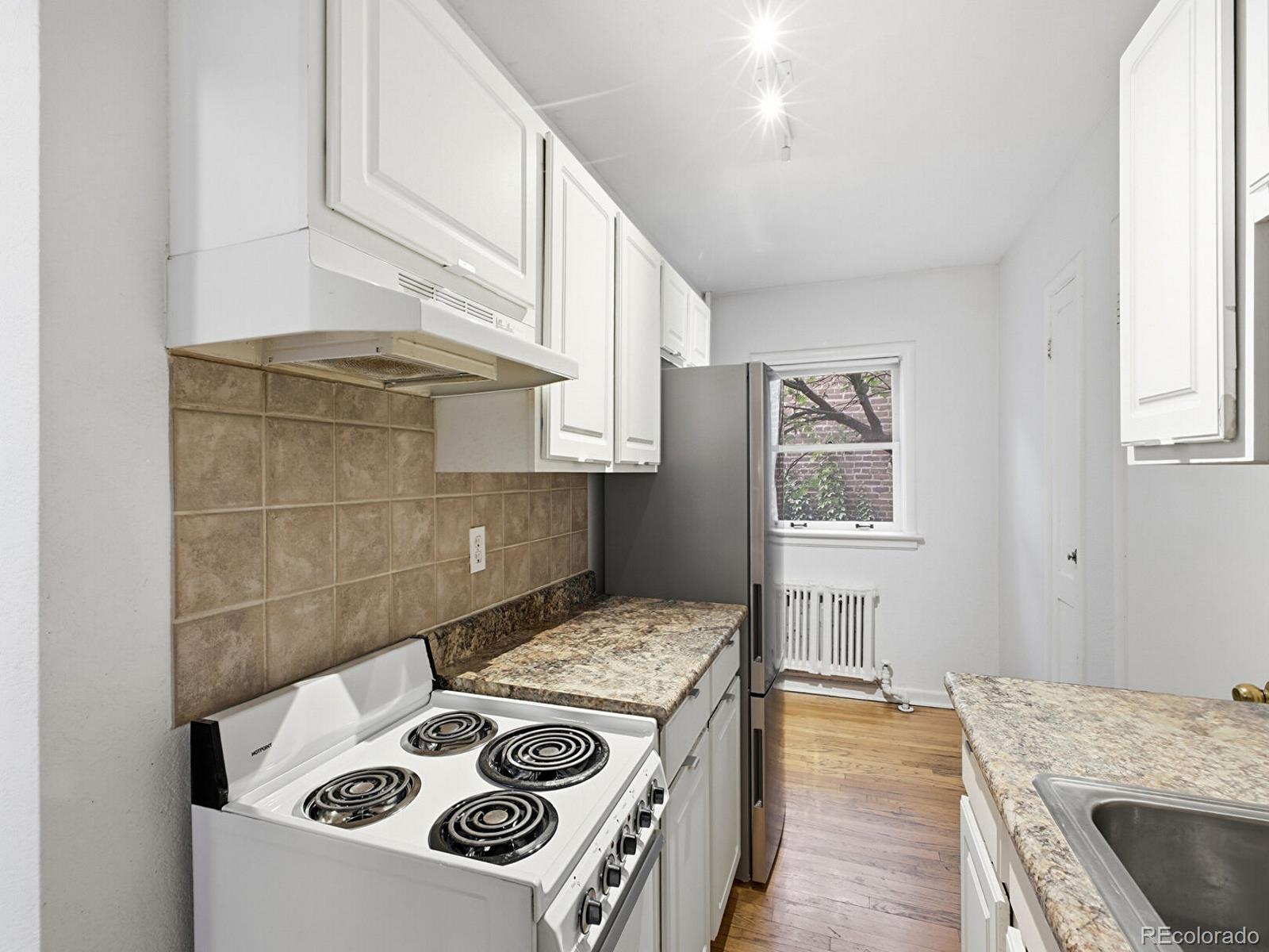 MLS Image #16 for 1528 n emerson street 2,denver, Colorado