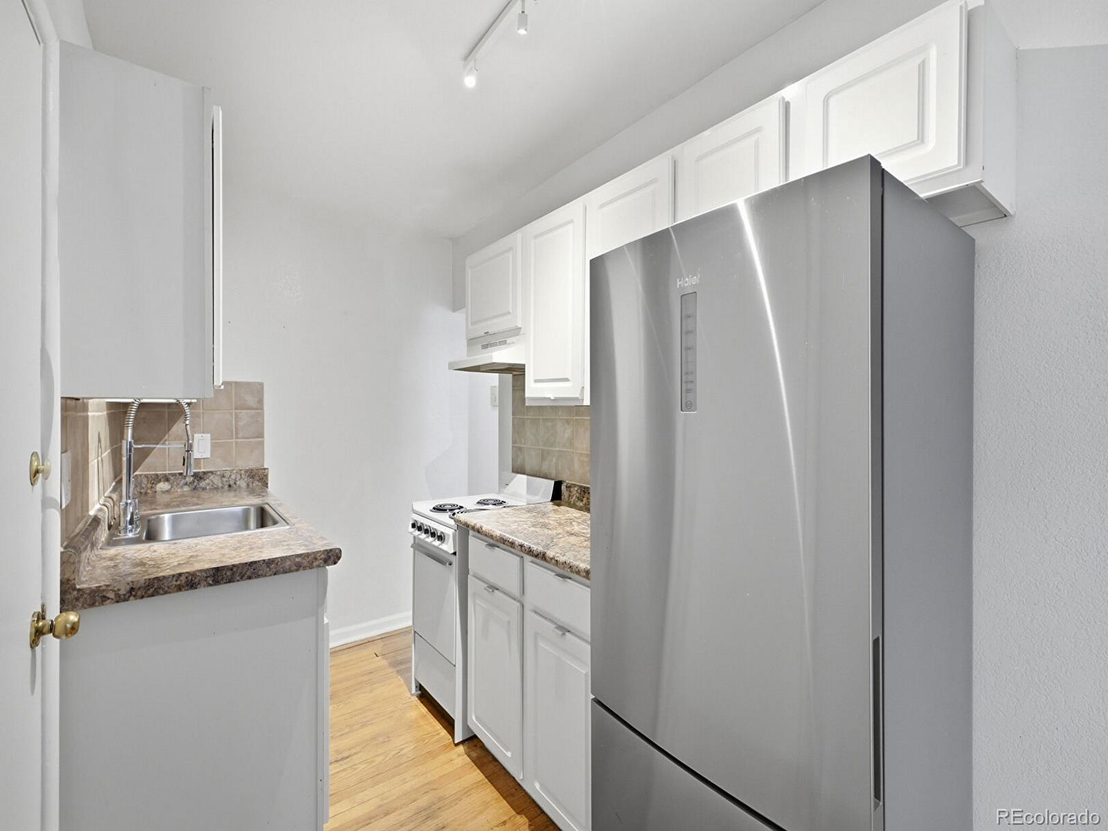 MLS Image #17 for 1528 n emerson street 2,denver, Colorado