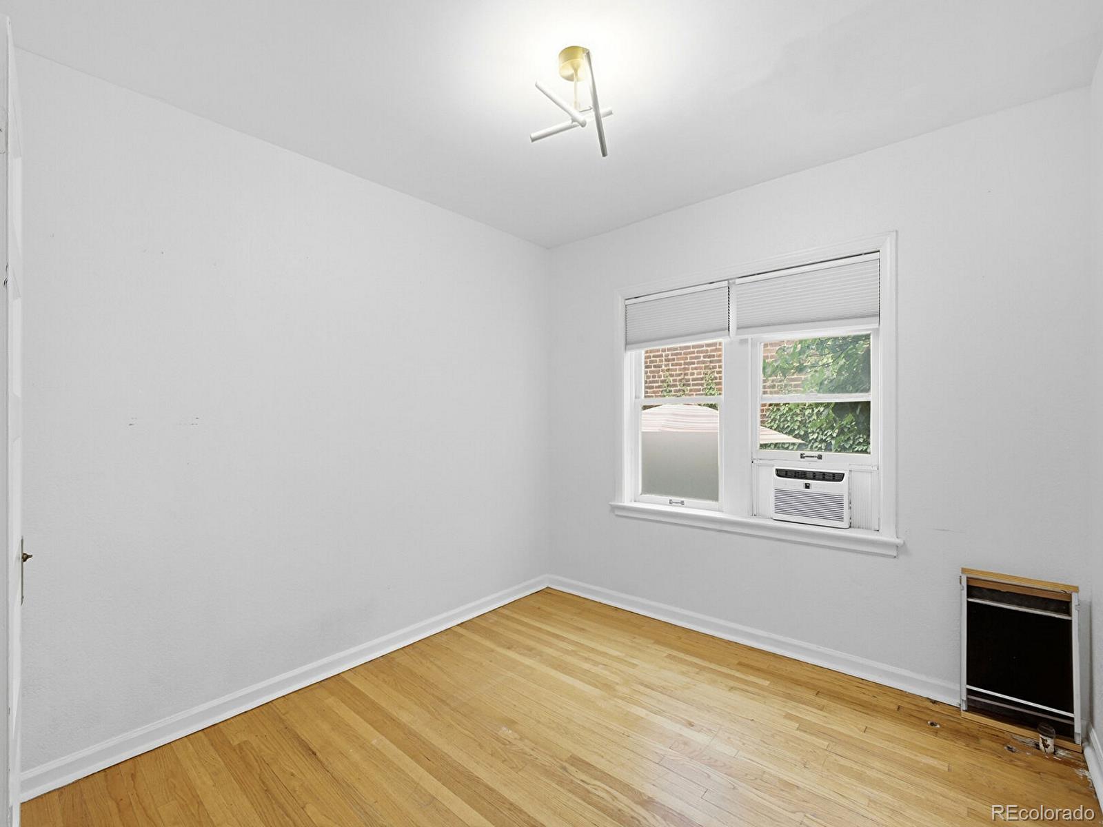 MLS Image #20 for 1528 n emerson street 2,denver, Colorado