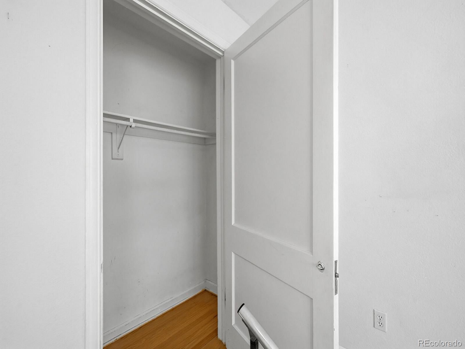 MLS Image #22 for 1528 n emerson street 2,denver, Colorado
