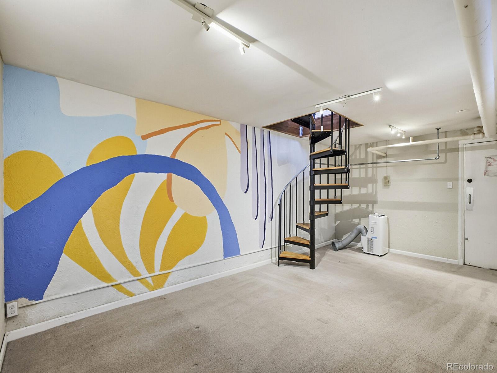 MLS Image #24 for 1528 n emerson street 2,denver, Colorado