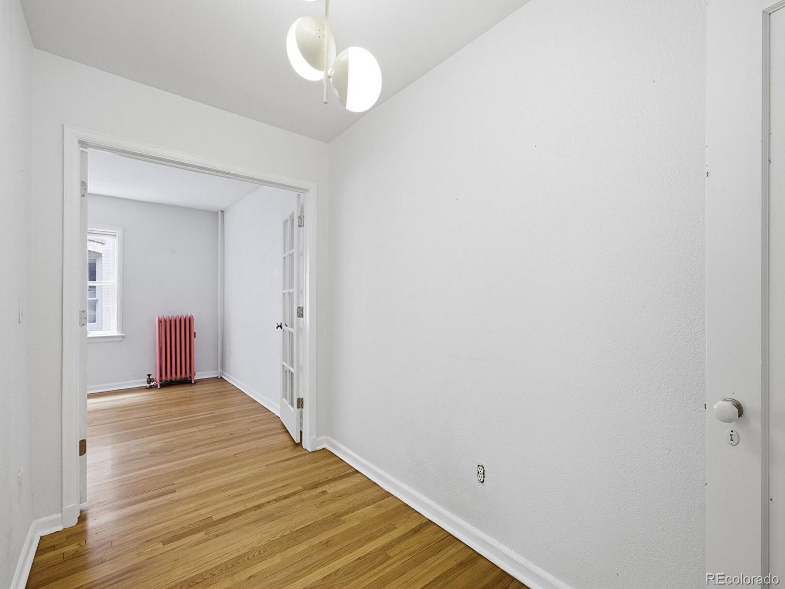 MLS Image #6 for 1528 n emerson street 2,denver, Colorado