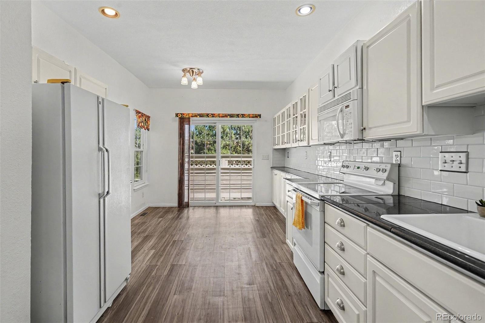 MLS Image #11 for 9741 e hawaii place,denver, Colorado