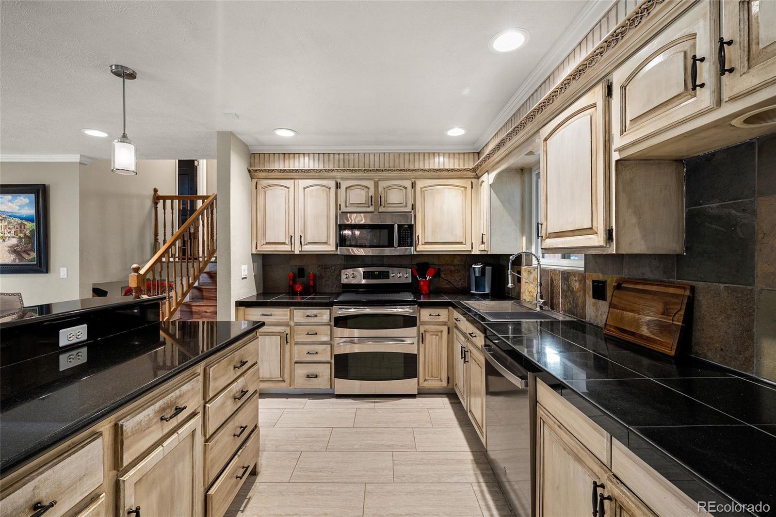 MLS Image #10 for 341 s krameria street,denver, Colorado