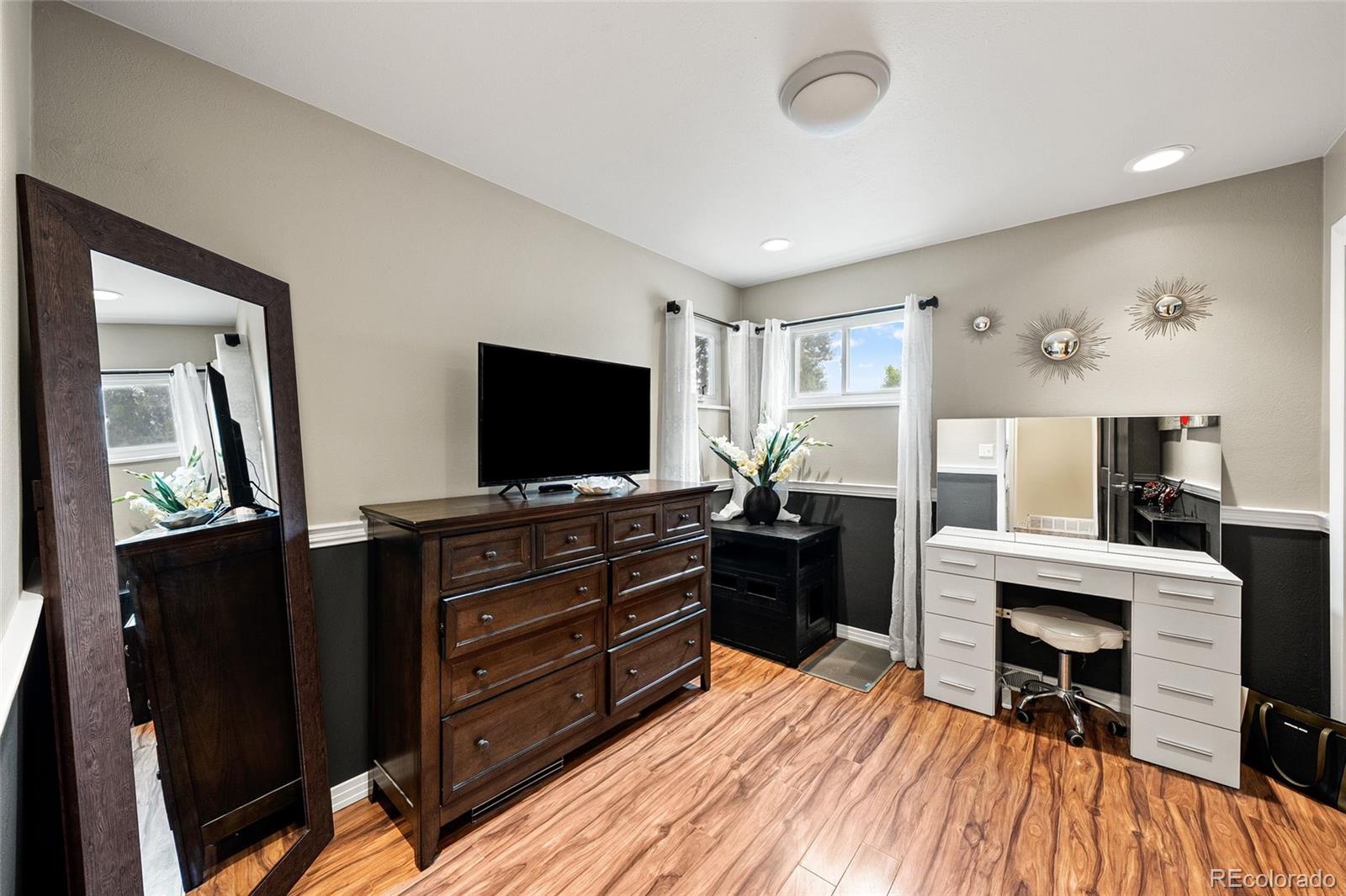 MLS Image #16 for 341 s krameria street,denver, Colorado