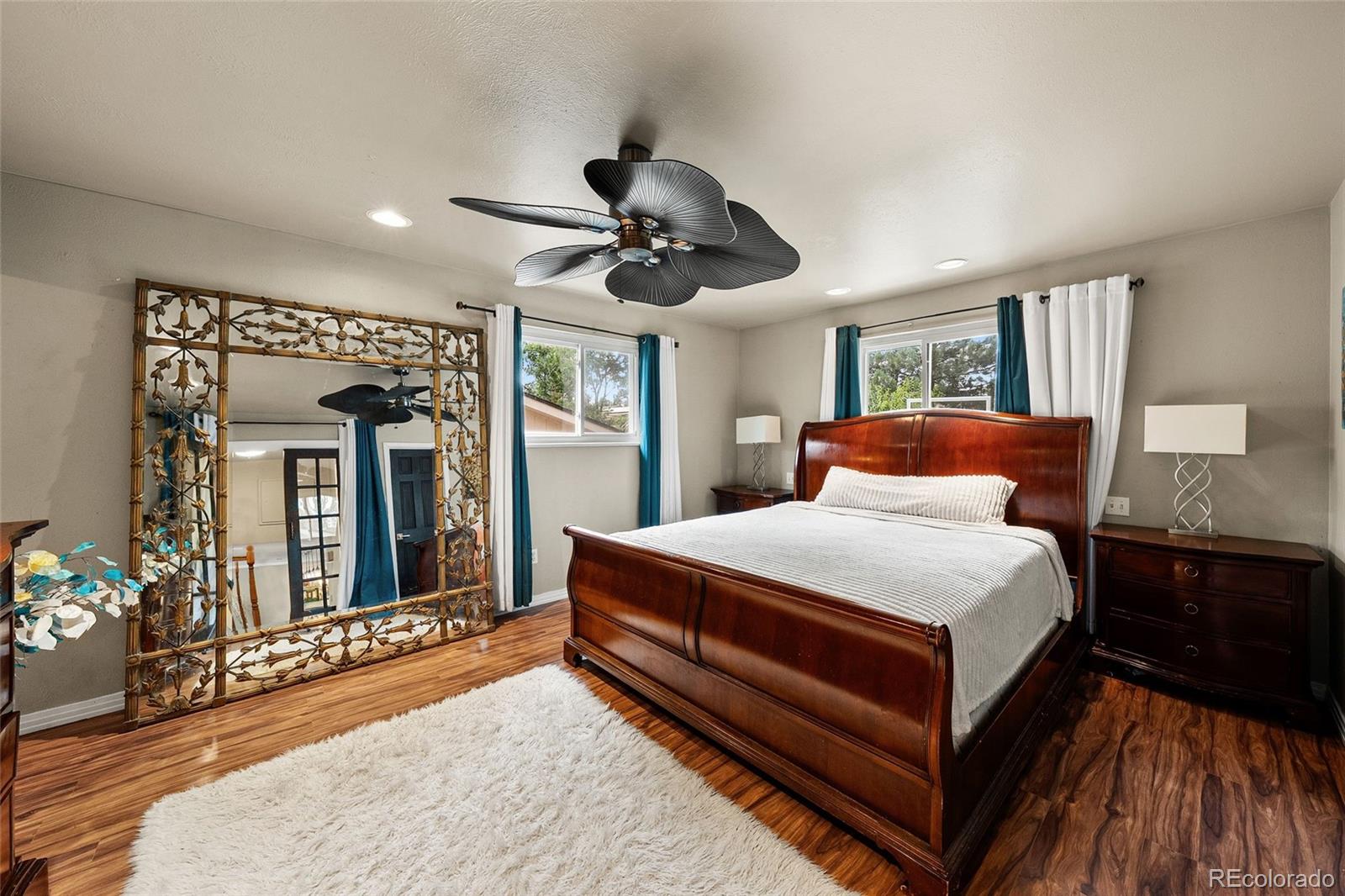 MLS Image #17 for 341 s krameria street,denver, Colorado
