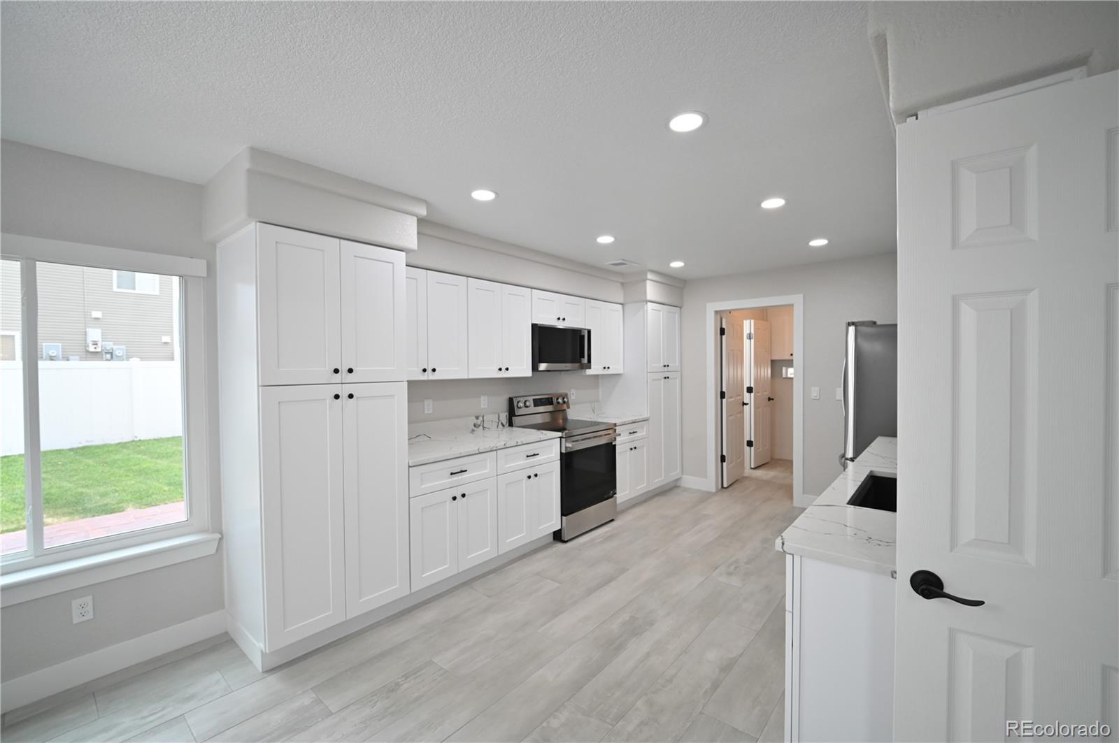 MLS Image #6 for 19834 e 49th place,denver, Colorado