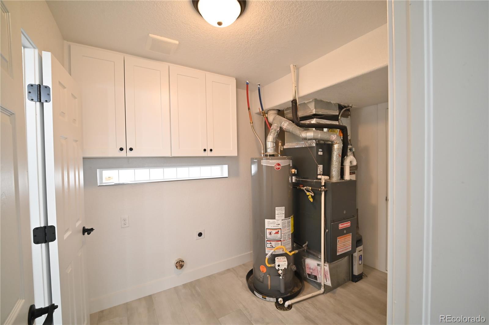 MLS Image #7 for 19834 e 49th place,denver, Colorado