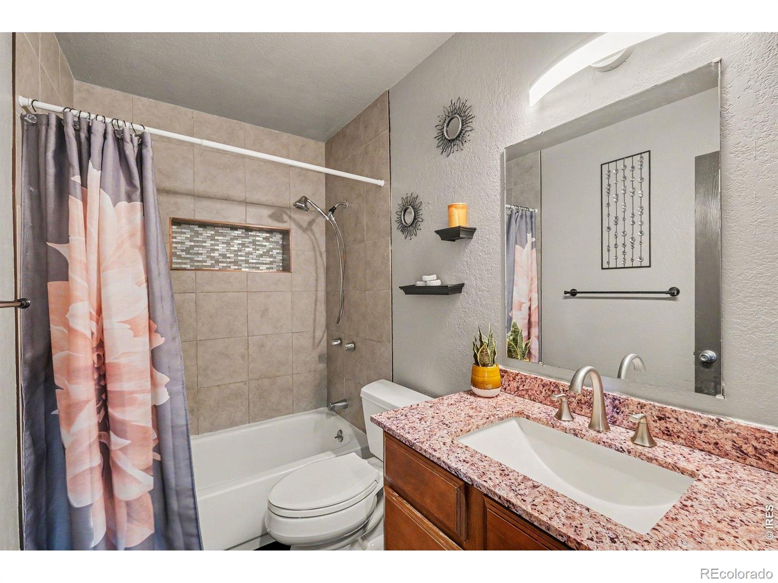MLS Image #10 for 225 e 8th avenue,longmont, Colorado