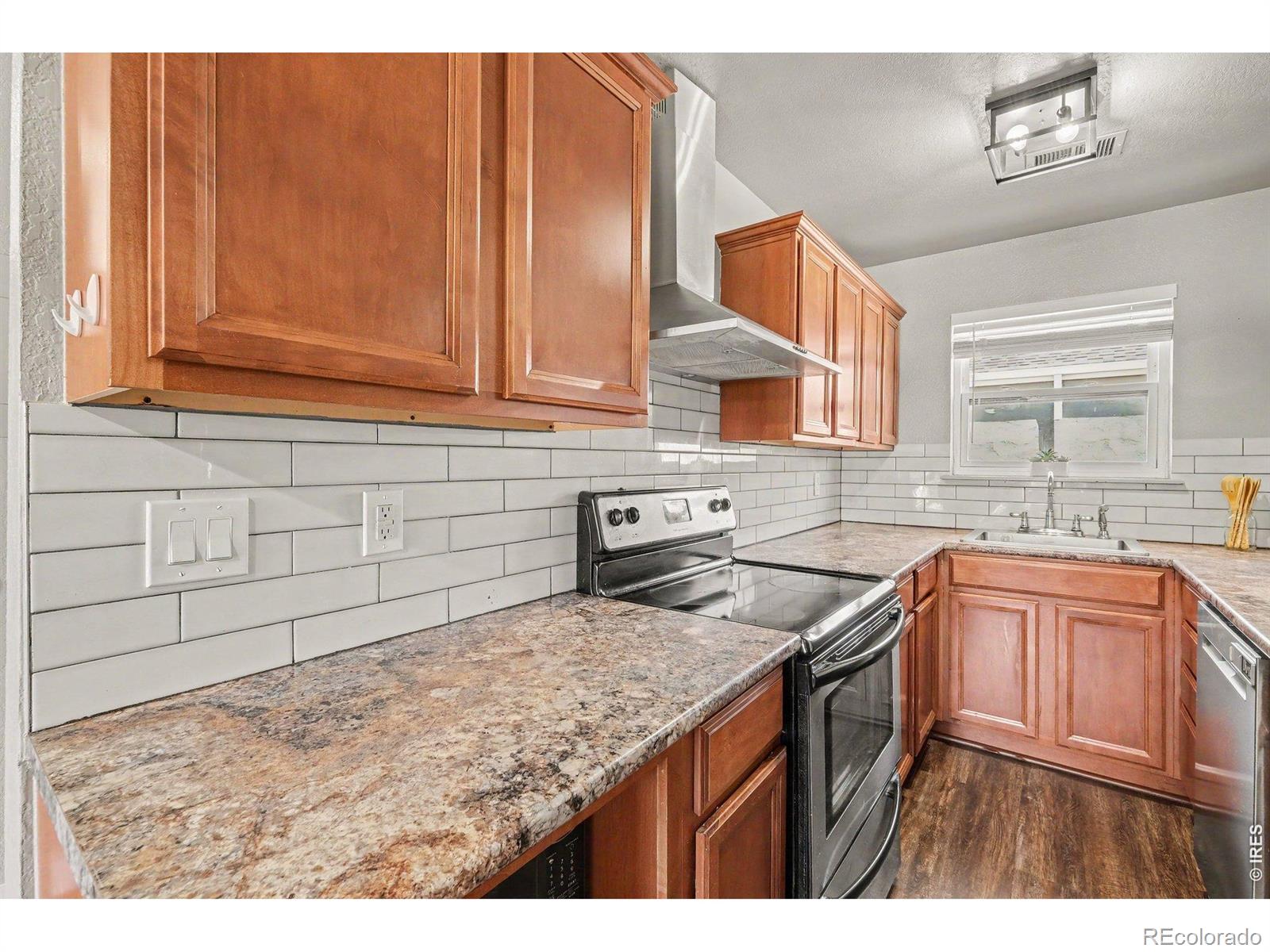 MLS Image #5 for 225 e 8th avenue,longmont, Colorado