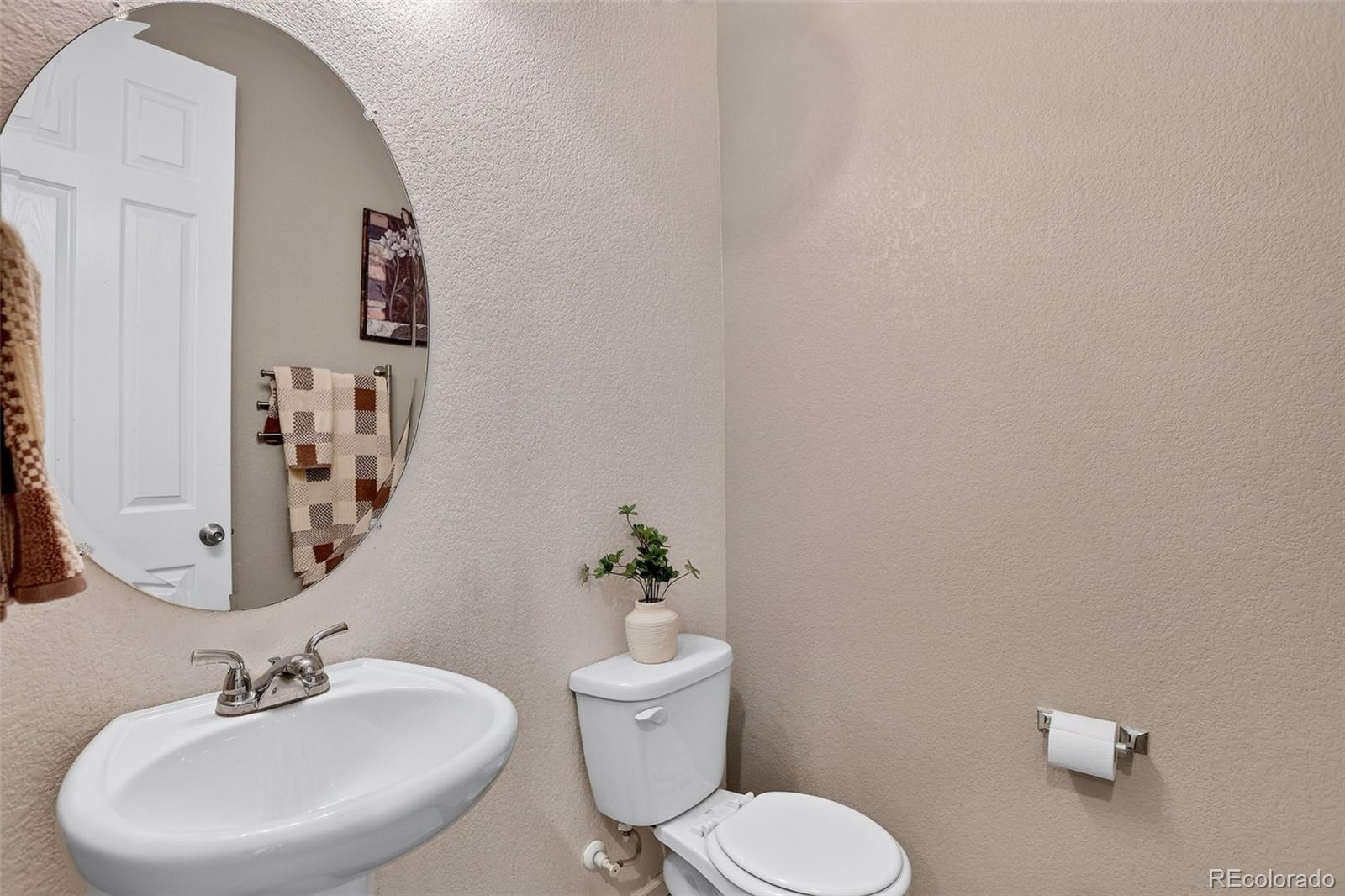 MLS Image #23 for 25542 e bayaud place,aurora, Colorado