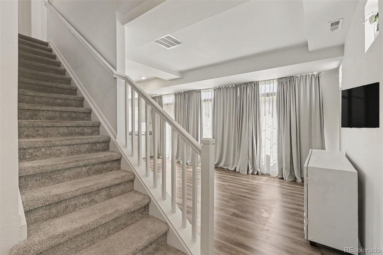 MLS Image #10 for 3576  streamwood drive,johnstown, Colorado