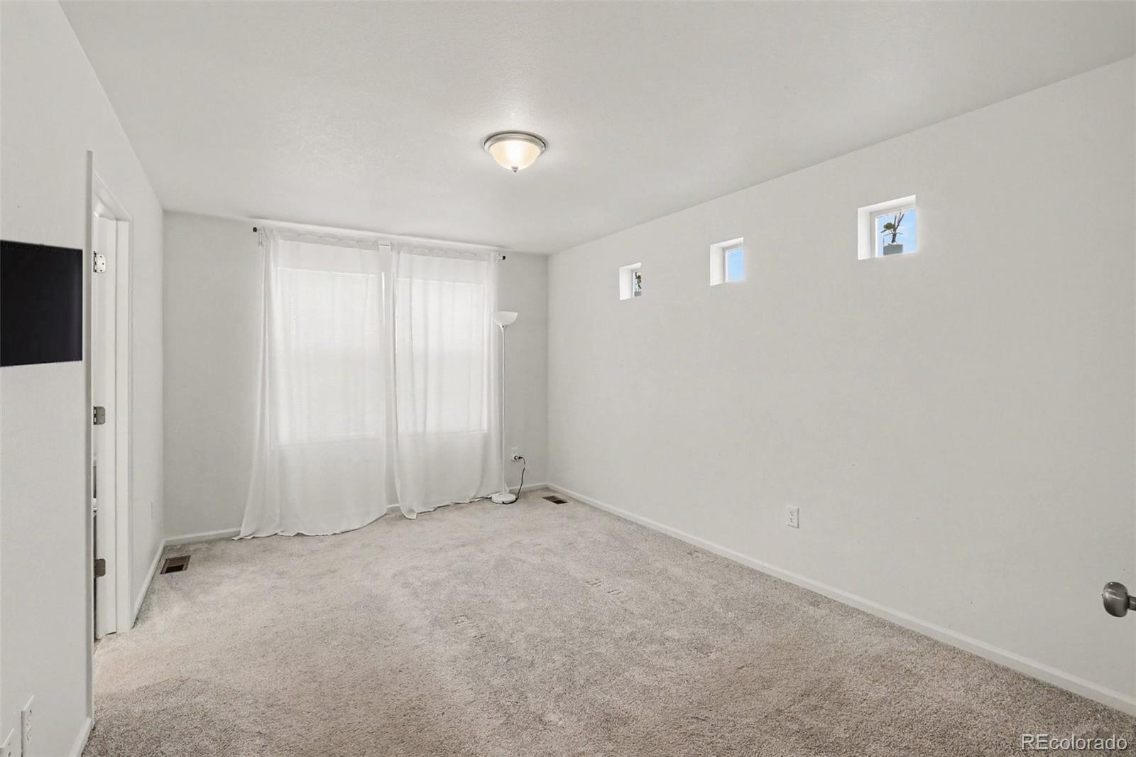 MLS Image #11 for 3576  streamwood drive,johnstown, Colorado