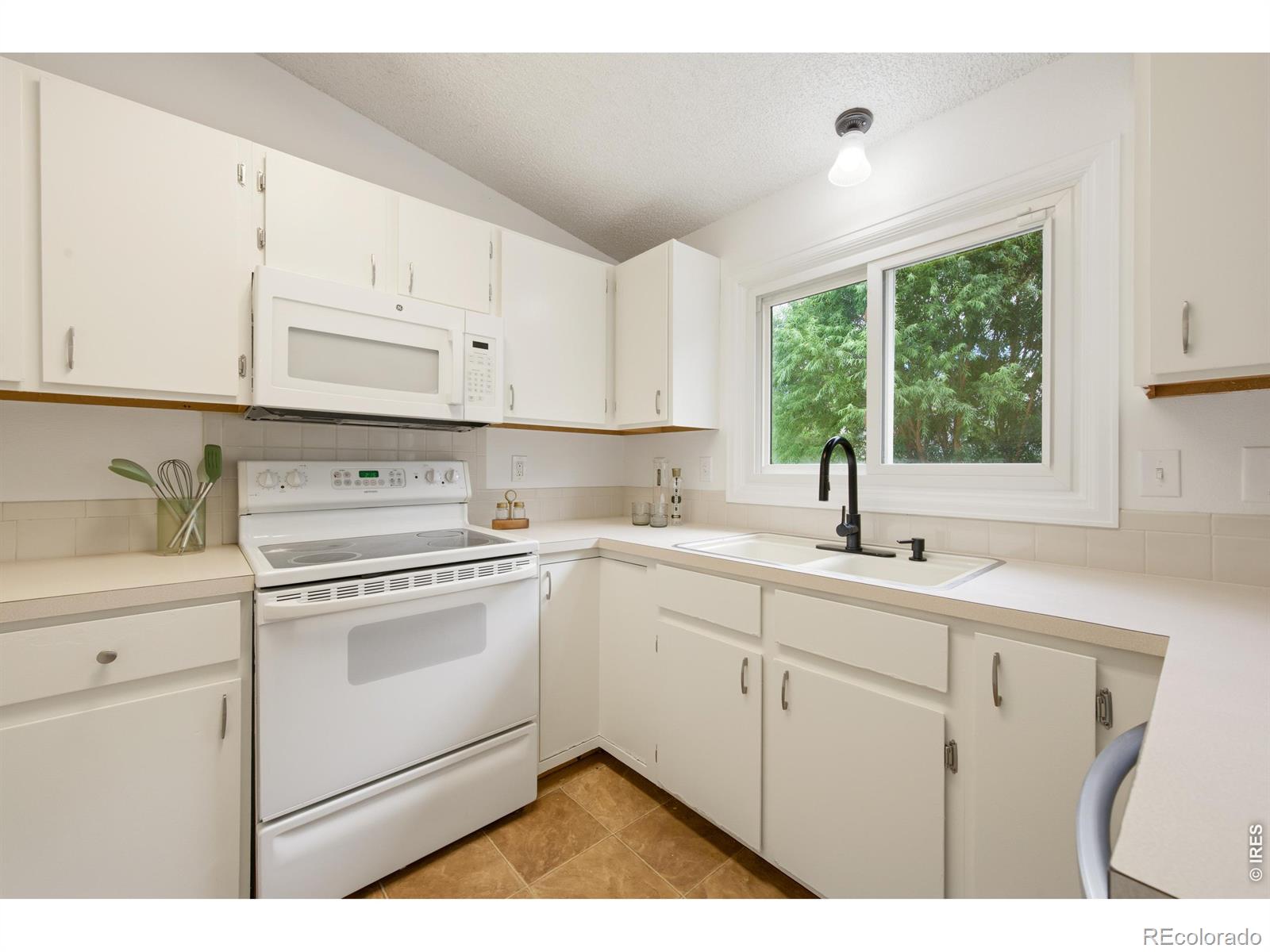 MLS Image #7 for 278 e 42nd street,loveland, Colorado