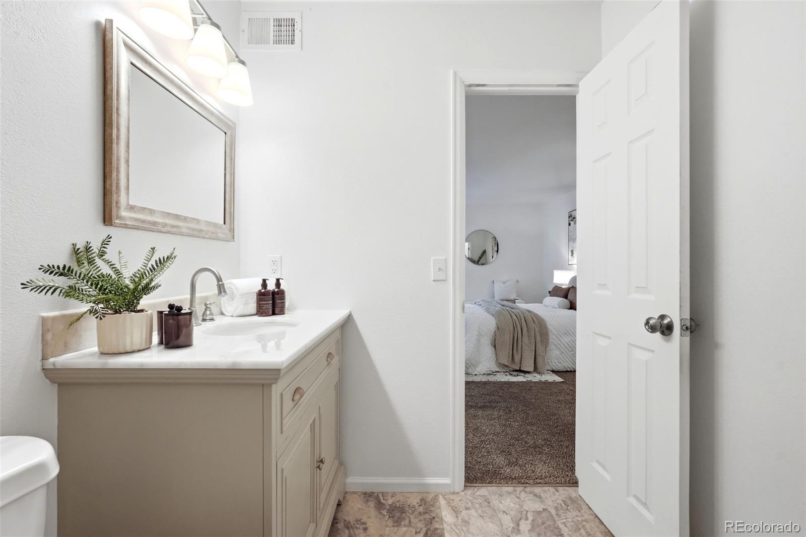 MLS Image #20 for 3295 s ammons street,denver, Colorado