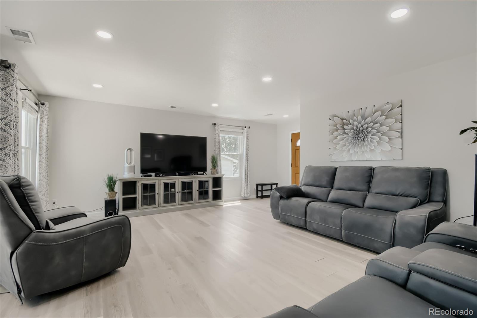 MLS Image #5 for 7850  patricia drive,denver, Colorado