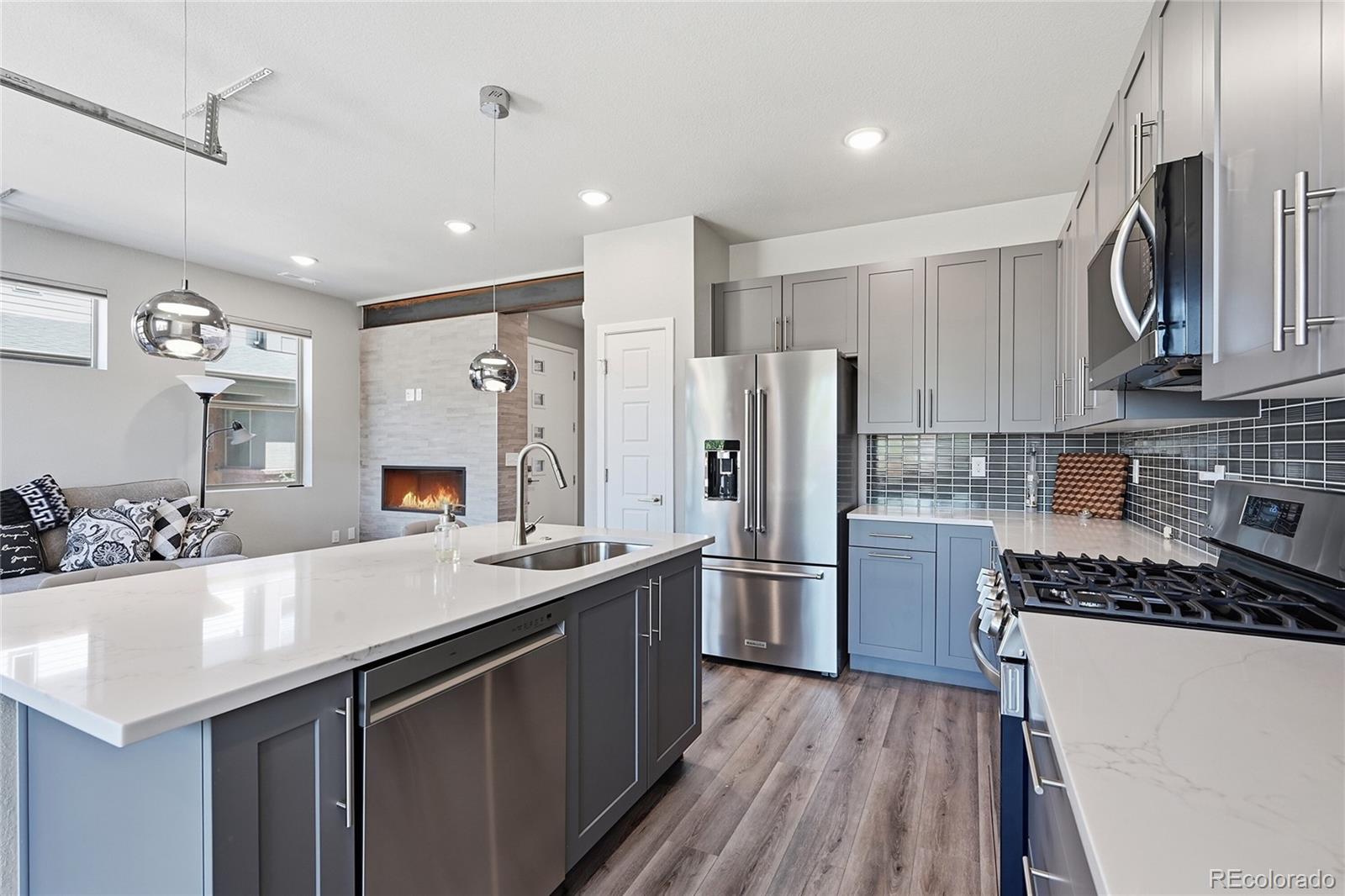 MLS Image #9 for 4045 s teller street,denver, Colorado
