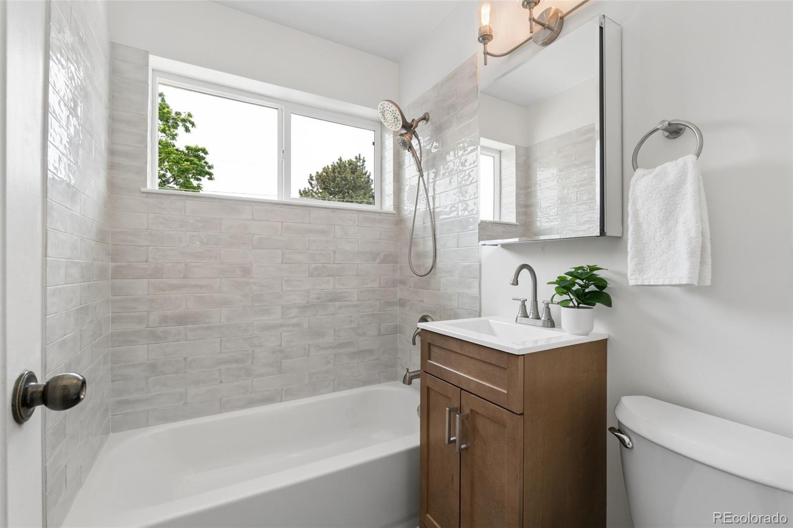 MLS Image #11 for 3340 e martin luther king jr boulevard,denver, Colorado