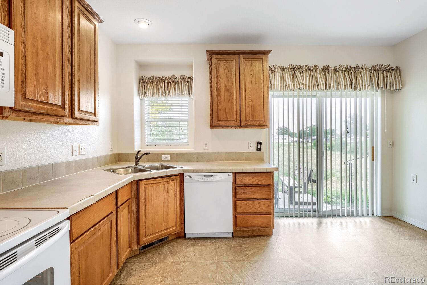 MLS Image #7 for 6589  conter avenue,commerce city, Colorado